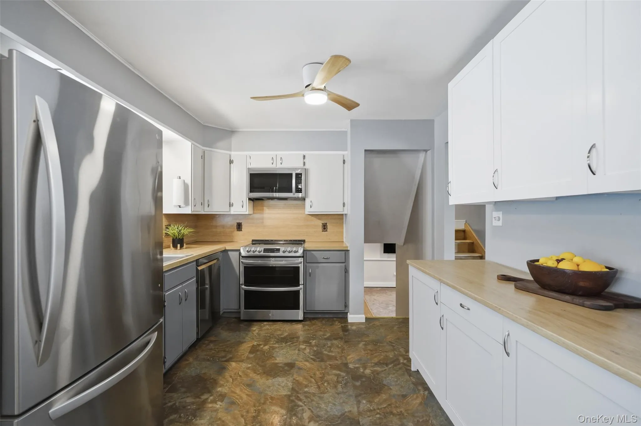 23 Westview Drive, La Grange, NY, 3 Bedrooms Bedrooms, 7 Rooms Rooms,2 BathroomsBathrooms,Residential,For Rent,Westview,0,1047690 23 Westview Drive, La Grange, NY, 3 Bedrooms Bedrooms, 7 Rooms Rooms,2 BathroomsBathrooms,Residential,For Rent,Westview,0,1047690