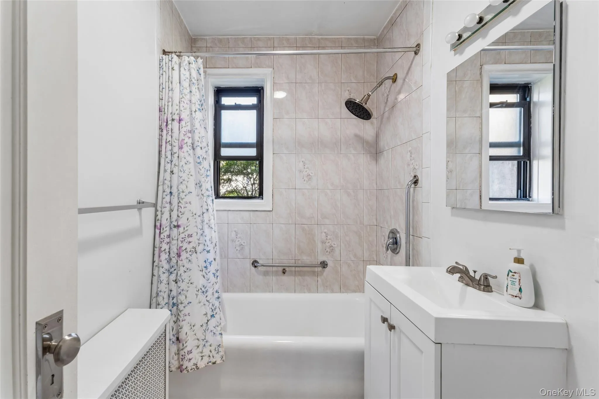 475 Bronx River Road, Yonkers, NY, 1 Bedroom Bedrooms, 4 Rooms Rooms,1 BathroomBathrooms,Residential,For Rent,Bronx River,0,1047691 475 Bronx River Road, Yonkers, NY, 1 Bedroom Bedrooms, 4 Rooms Rooms,1 BathroomBathrooms,Residential,For Rent,Bronx River,0,1047691