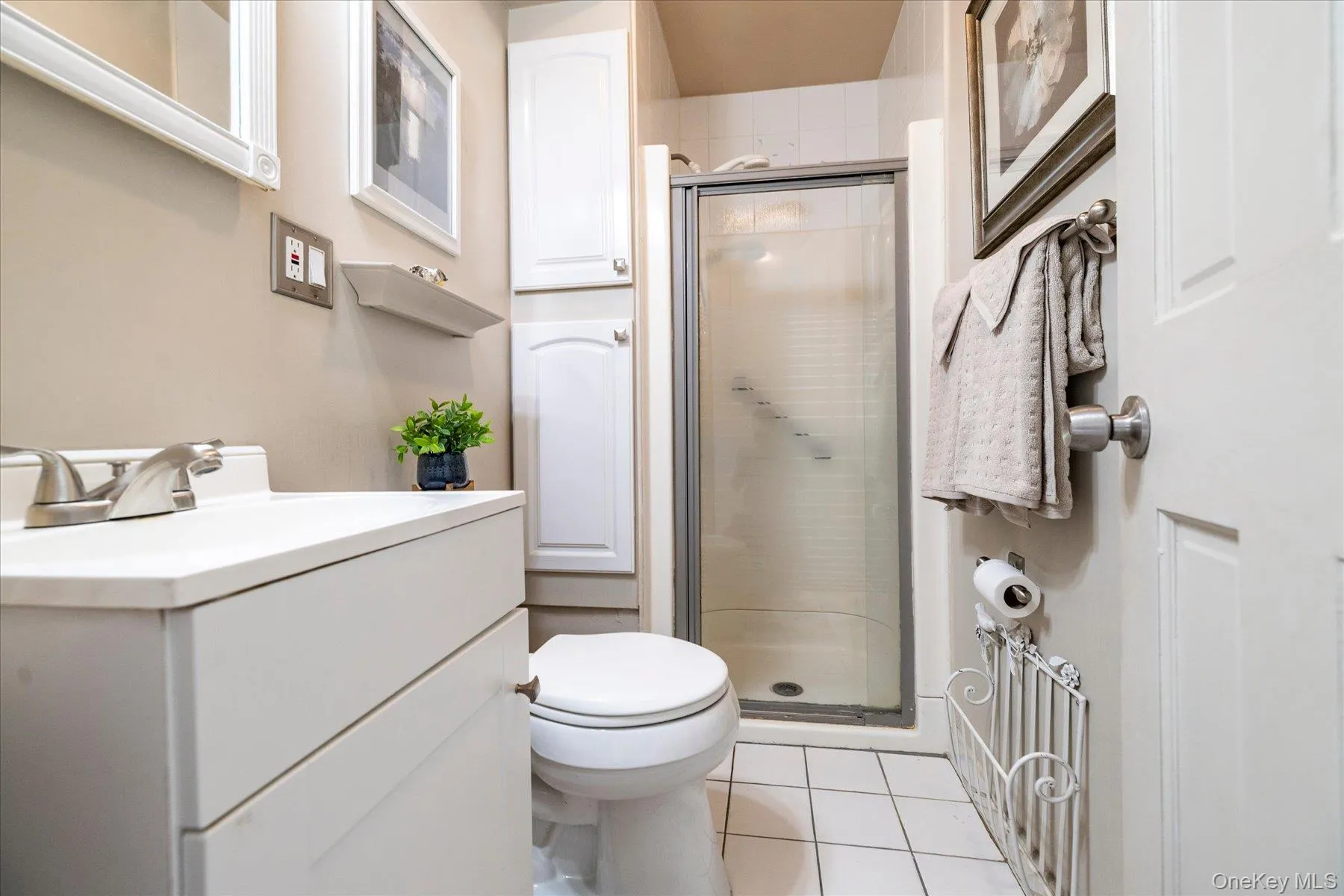 1st floor bathroom 1st floor bathroom