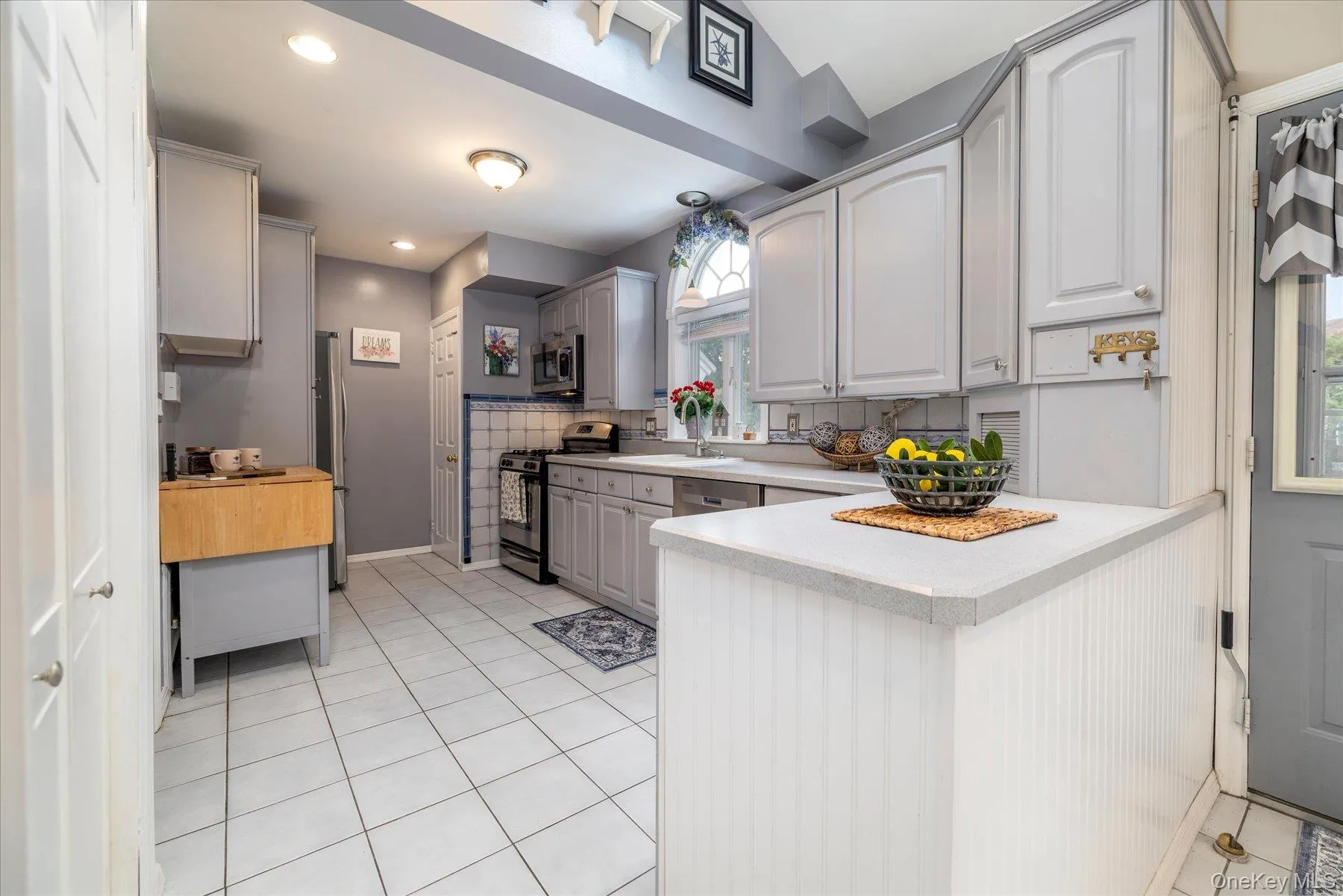 Eat in Kitchen with breakfast area , Eat in Kitchen with breakfast area ,