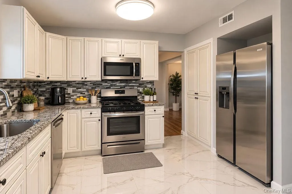 102 Patchogue Drive, Brookhaven, NY, 4 Bedrooms Bedrooms, 9 Rooms Rooms,2 BathroomsBathrooms,Residential,For Rent,Patchogue,0,1047693 102 Patchogue Drive, Brookhaven, NY, 4 Bedrooms Bedrooms, 9 Rooms Rooms,2 BathroomsBathrooms,Residential,For Rent,Patchogue,0,1047693