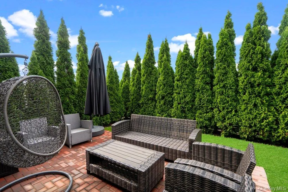 43101 Silver Birch Lane, Oyster Bay, NY, 2 Bedrooms Bedrooms, 5 Rooms Rooms,2 BathroomsBathrooms,Residential,For Rent,Silver Birch,0,1047697 43101 Silver Birch Lane, Oyster Bay, NY, 2 Bedrooms Bedrooms, 5 Rooms Rooms,2 BathroomsBathrooms,Residential,For Rent,Silver Birch,0,1047697