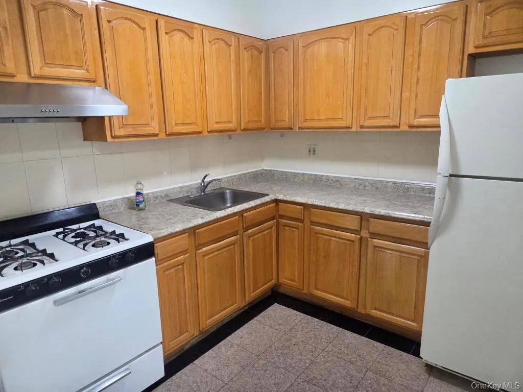 31-03 Linden Place, New York, NY, 4 Bedrooms Bedrooms, 6 Rooms Rooms,3 BathroomsBathrooms,Residential Lease,For Rent,Linden,0,1047698 31-03 Linden Place, New York, NY, 4 Bedrooms Bedrooms, 6 Rooms Rooms,3 BathroomsBathrooms,Residential Lease,For Rent,Linden,0,1047698