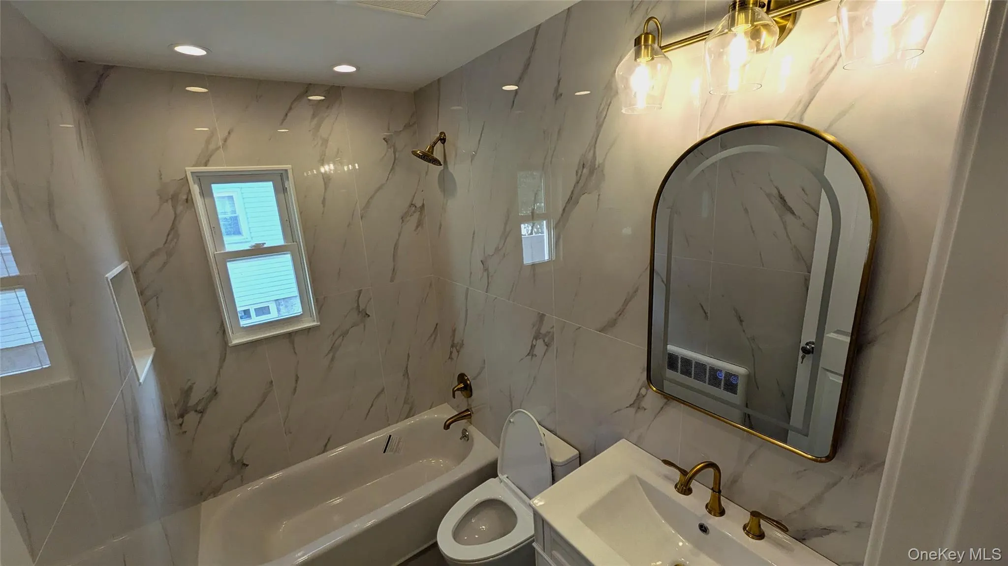 1st Floor:_Full Bath 1st Floor:_Full Bath