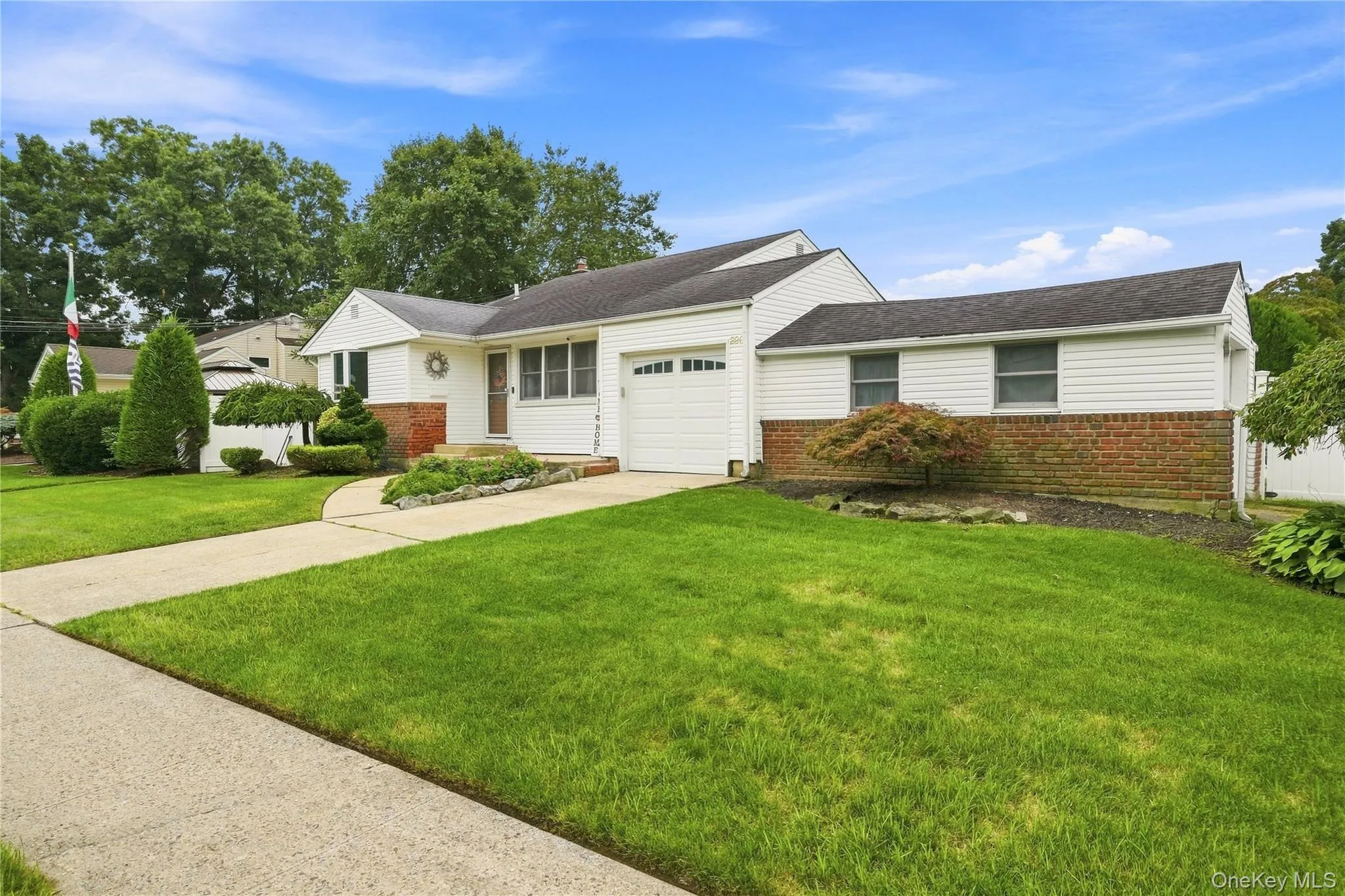 220 Park Drive, Oyster Bay, NY, 3 Bedrooms Bedrooms, 6 Rooms Rooms,2 BathroomsBathrooms,Residential,For Rent,Park,0,1047703 220 Park Drive, Oyster Bay, NY, 3 Bedrooms Bedrooms, 6 Rooms Rooms,2 BathroomsBathrooms,Residential,For Rent,Park,0,1047703