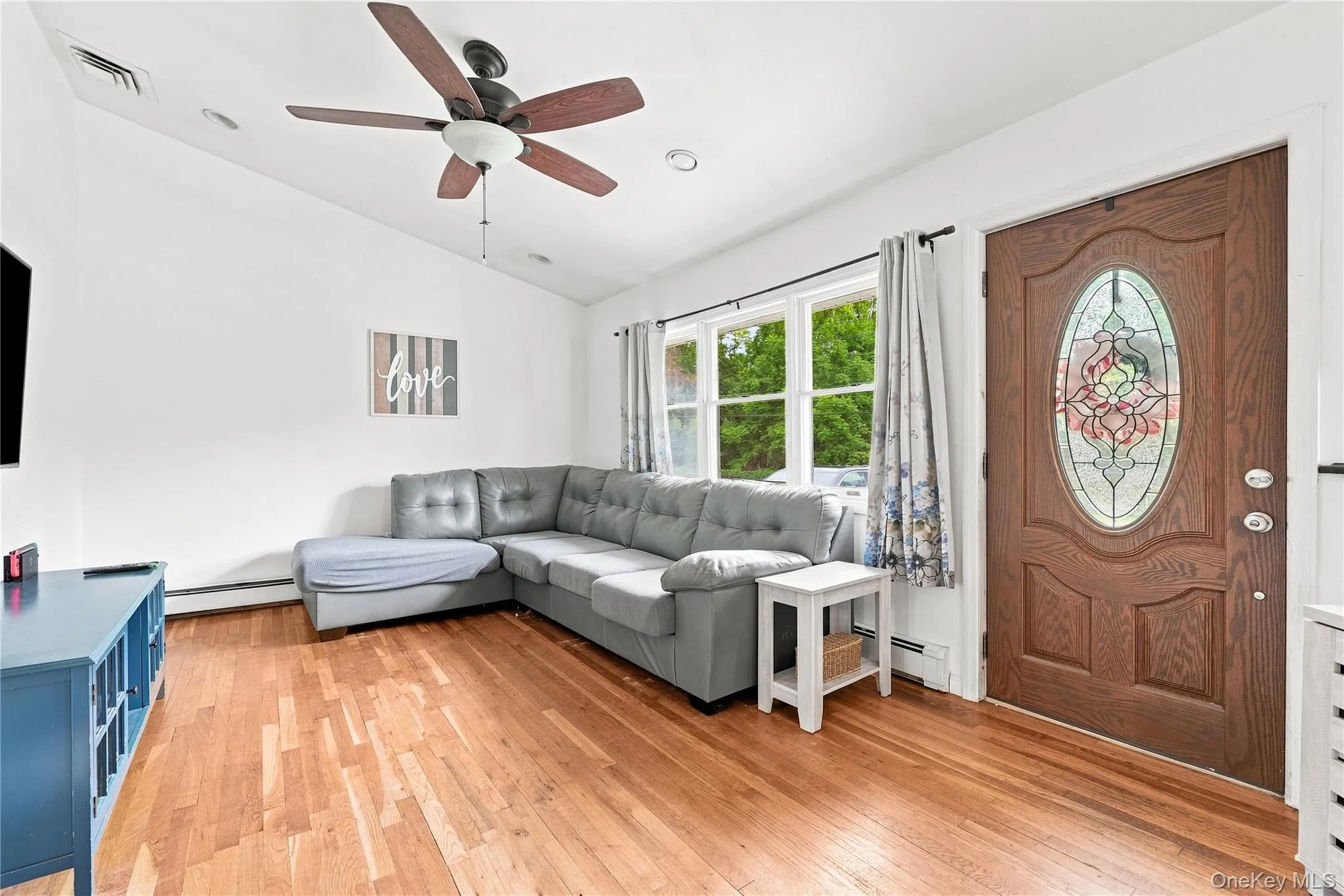 220 Park Drive, Oyster Bay, NY, 3 Bedrooms Bedrooms, 6 Rooms Rooms,2 BathroomsBathrooms,Residential,For Rent,Park,0,1047703 220 Park Drive, Oyster Bay, NY, 3 Bedrooms Bedrooms, 6 Rooms Rooms,2 BathroomsBathrooms,Residential,For Rent,Park,0,1047703