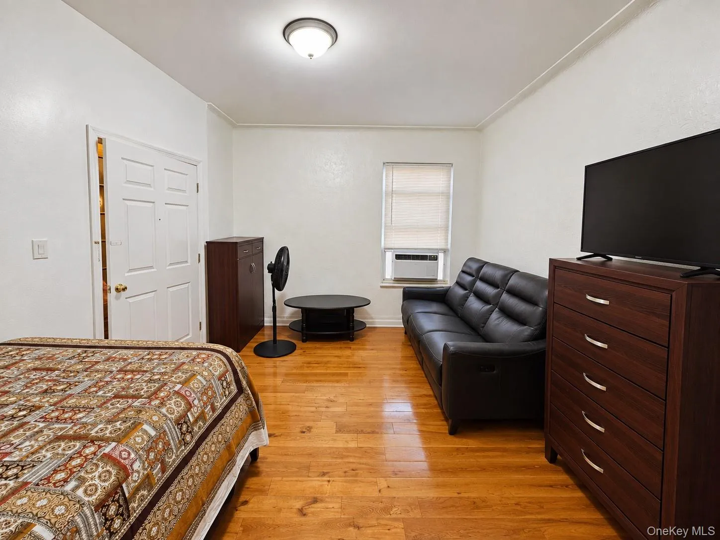 Being Used as a bedroom Being Used as a bedroom