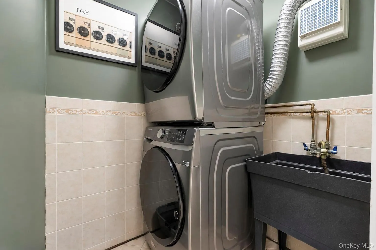 1020 Wood Park Drive, Hempstead, NY, 4 Bedrooms Bedrooms, 6 Rooms Rooms,2 BathroomsBathrooms,Residential,For Rent,Wood Park,0,1047718 1020 Wood Park Drive, Hempstead, NY, 4 Bedrooms Bedrooms, 6 Rooms Rooms,2 BathroomsBathrooms,Residential,For Rent,Wood Park,0,1047718