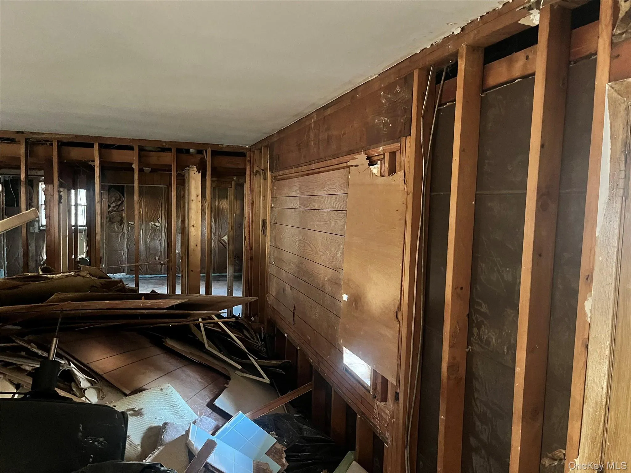 3 Maymont Lane, Brookhaven, NY, 4 Bedrooms Bedrooms, 10 Rooms Rooms,2 BathroomsBathrooms,Residential,For Rent,Maymont,0,1047726 3 Maymont Lane, Brookhaven, NY, 4 Bedrooms Bedrooms, 10 Rooms Rooms,2 BathroomsBathrooms,Residential,For Rent,Maymont,0,1047726