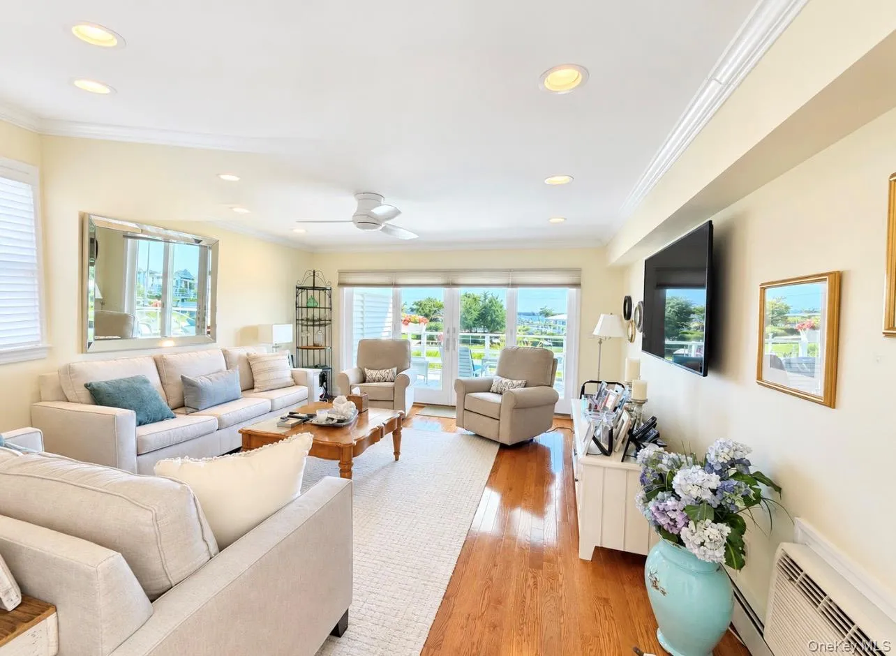 35 LIBRARY, Southampton, NY, 2 Bedrooms Bedrooms, 7 Rooms Rooms,3 BathroomsBathrooms,Residential,For Rent,LIBRARY,0,1047730 35 LIBRARY, Southampton, NY, 2 Bedrooms Bedrooms, 7 Rooms Rooms,3 BathroomsBathrooms,Residential,For Rent,LIBRARY,0,1047730