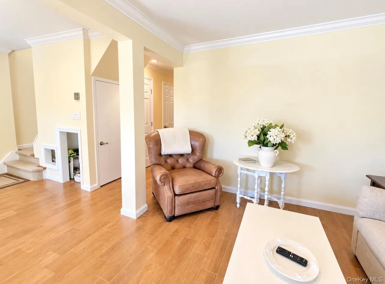 35 LIBRARY, Southampton, NY, 2 Bedrooms Bedrooms, 7 Rooms Rooms,3 BathroomsBathrooms,Residential,For Rent,LIBRARY,0,1047730 35 LIBRARY, Southampton, NY, 2 Bedrooms Bedrooms, 7 Rooms Rooms,3 BathroomsBathrooms,Residential,For Rent,LIBRARY,0,1047730
