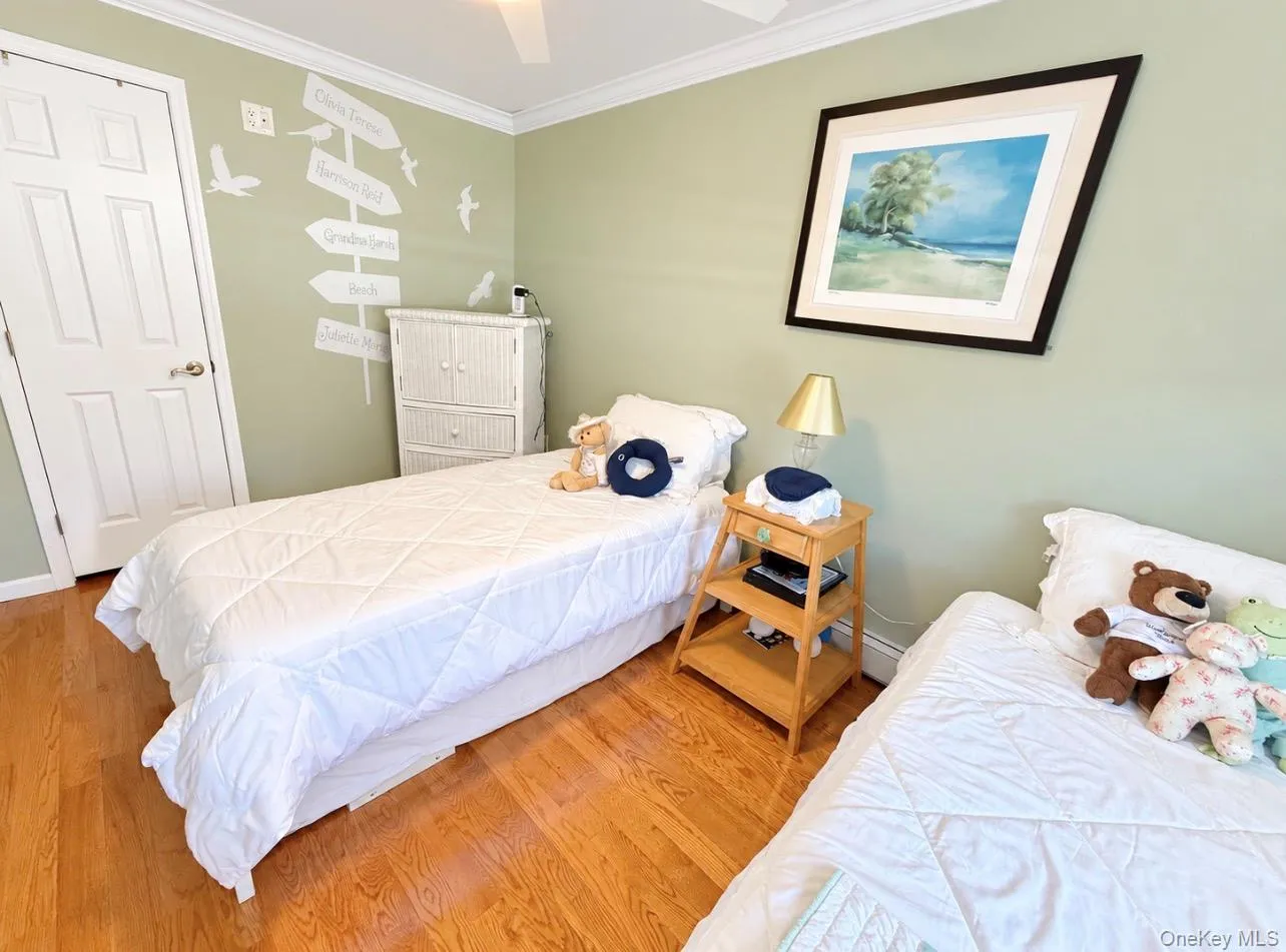 35 LIBRARY, Southampton, NY, 2 Bedrooms Bedrooms, 7 Rooms Rooms,3 BathroomsBathrooms,Residential,For Rent,LIBRARY,0,1047730 35 LIBRARY, Southampton, NY, 2 Bedrooms Bedrooms, 7 Rooms Rooms,3 BathroomsBathrooms,Residential,For Rent,LIBRARY,0,1047730