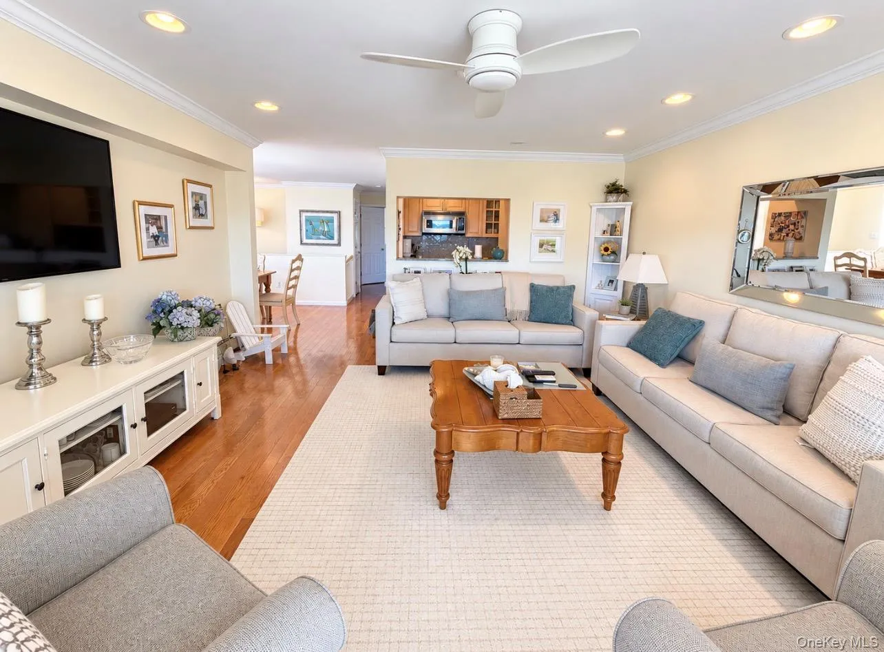 35 LIBRARY, Southampton, NY, 2 Bedrooms Bedrooms, 7 Rooms Rooms,3 BathroomsBathrooms,Residential,For Rent,LIBRARY,0,1047730 35 LIBRARY, Southampton, NY, 2 Bedrooms Bedrooms, 7 Rooms Rooms,3 BathroomsBathrooms,Residential,For Rent,LIBRARY,0,1047730