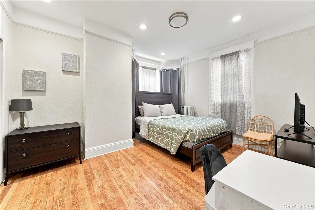 183 Saratoga Avenue, Yonkers, NY, 5 Bedrooms Bedrooms, 9 Rooms Rooms,3 BathroomsBathrooms,Residential,For Rent,Saratoga,0,1047732 183 Saratoga Avenue, Yonkers, NY, 5 Bedrooms Bedrooms, 9 Rooms Rooms,3 BathroomsBathrooms,Residential,For Rent,Saratoga,0,1047732