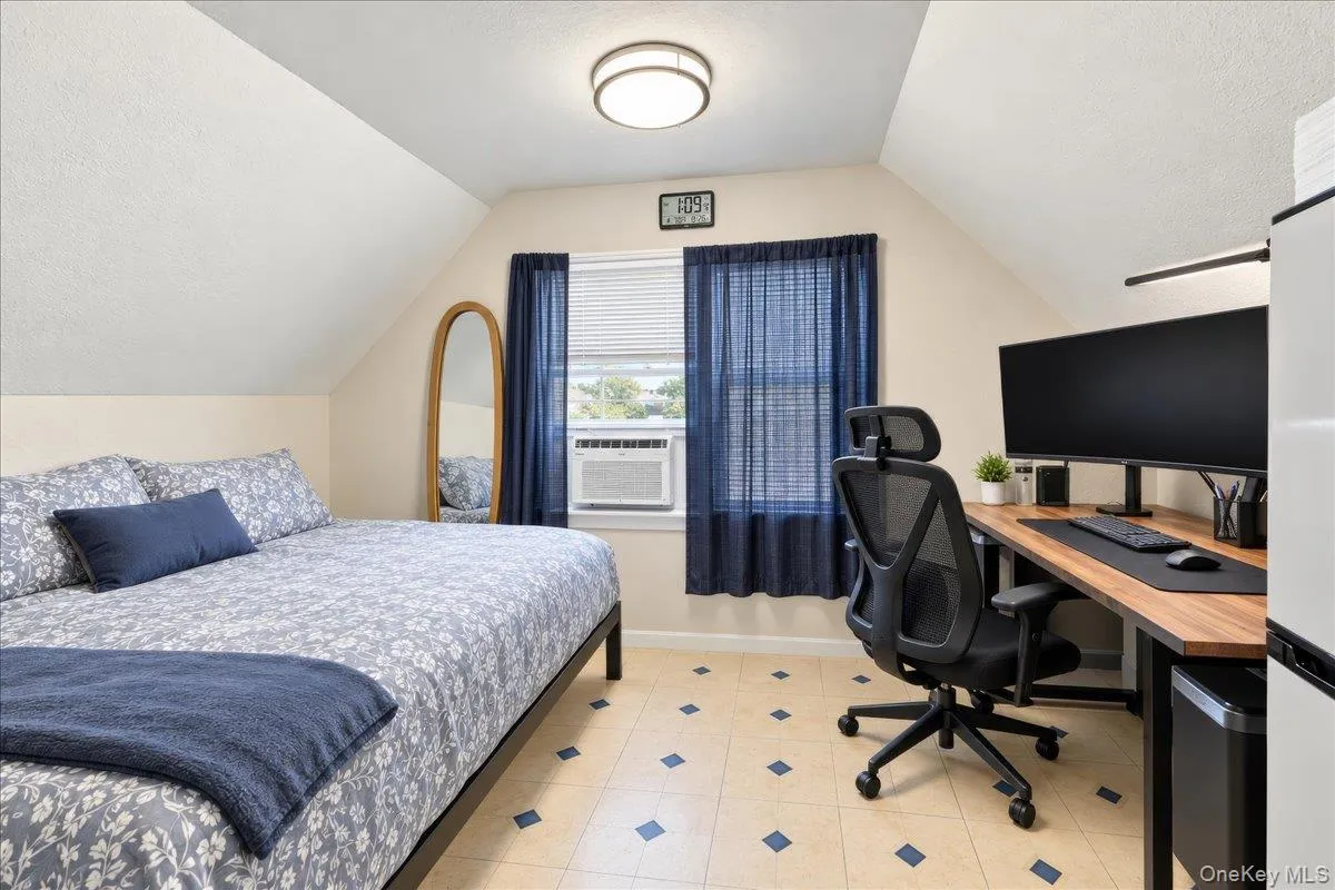 183 Saratoga Avenue, Yonkers, NY, 5 Bedrooms Bedrooms, 9 Rooms Rooms,3 BathroomsBathrooms,Residential,For Rent,Saratoga,0,1047732 183 Saratoga Avenue, Yonkers, NY, 5 Bedrooms Bedrooms, 9 Rooms Rooms,3 BathroomsBathrooms,Residential,For Rent,Saratoga,0,1047732