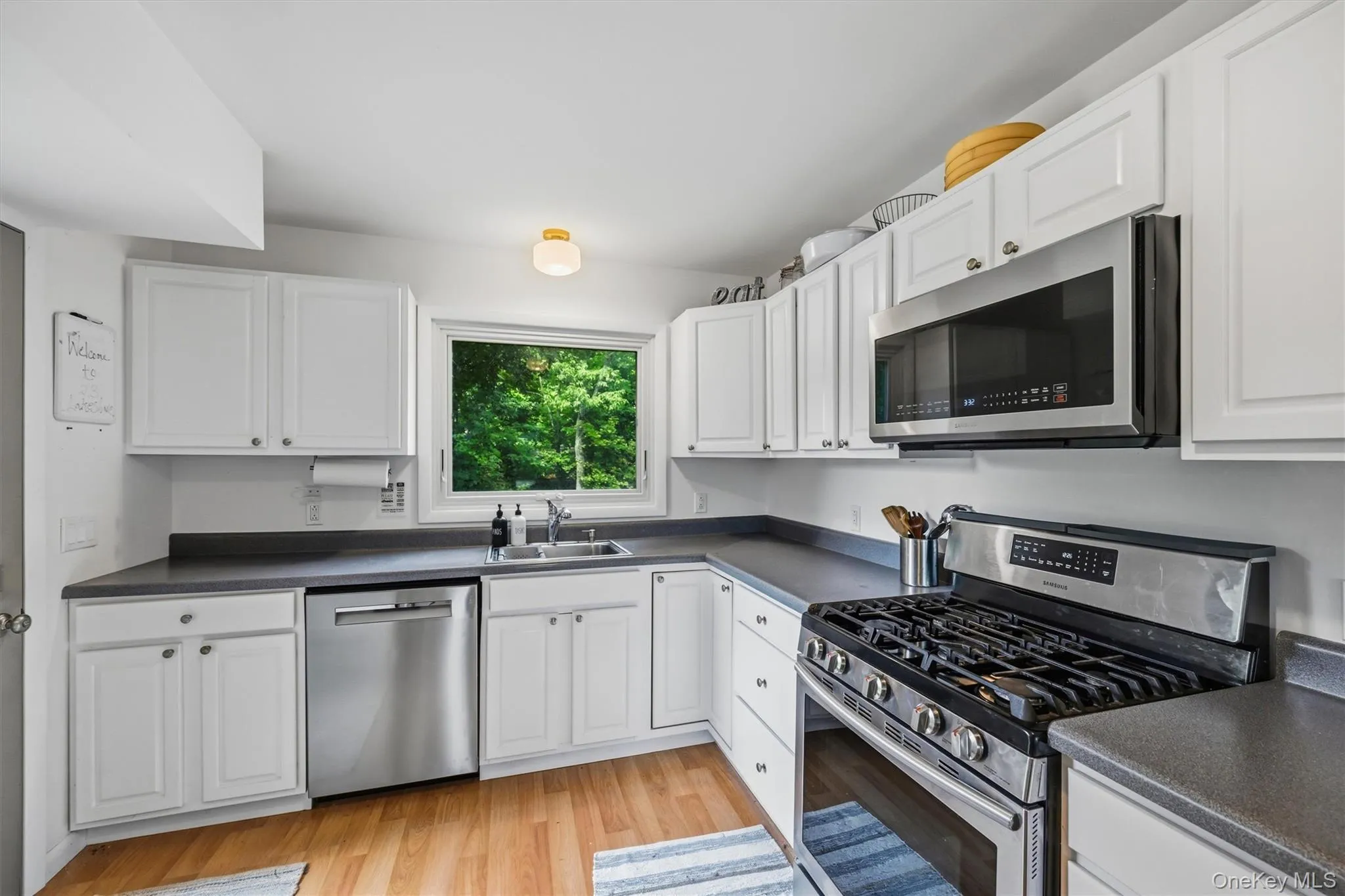 Main unit kitchen Main unit kitchen