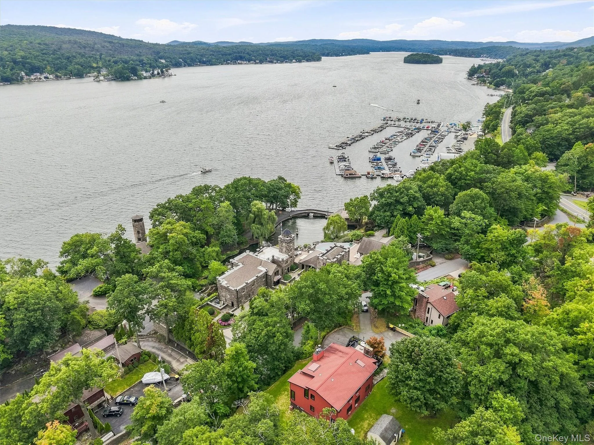 Walking distance to Greenwood Lake Marina Walking distance to Greenwood Lake Marina