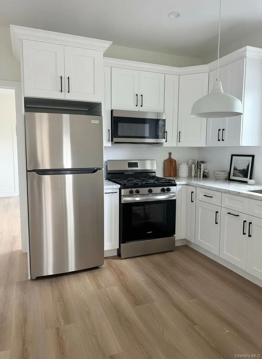 1220 Doges Promenade, Babylon, NY, 1 Bedroom Bedrooms, 3 Rooms Rooms,1 BathroomBathrooms,Residential Lease,For Rent,Doges Promenade,0,1047738 1220 Doges Promenade, Babylon, NY, 1 Bedroom Bedrooms, 3 Rooms Rooms,1 BathroomBathrooms,Residential Lease,For Rent,Doges Promenade,0,1047738