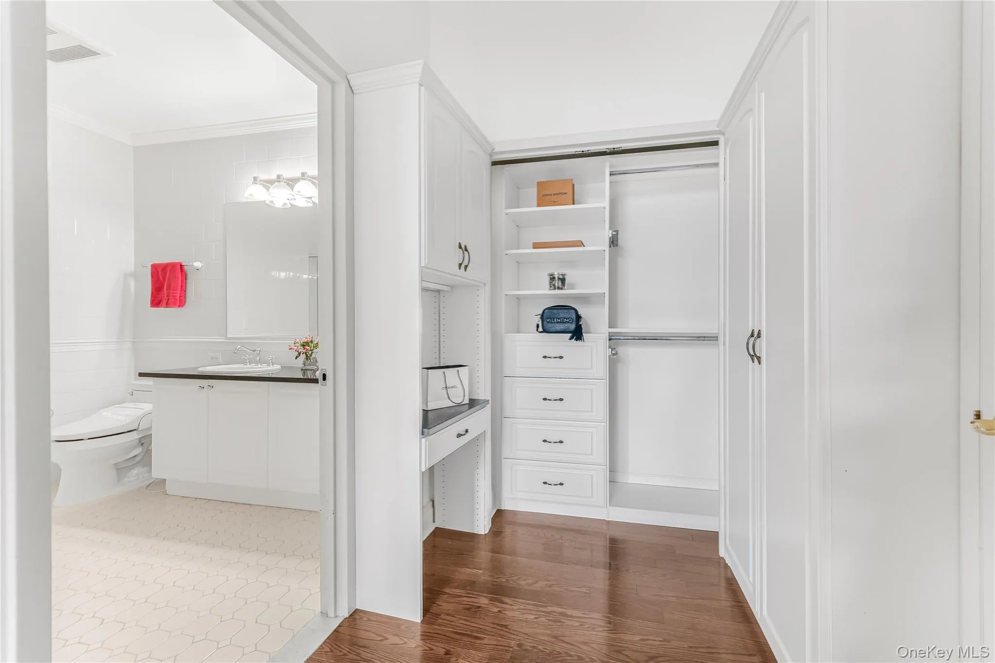 Primary en-suite bath Primary en-suite bath