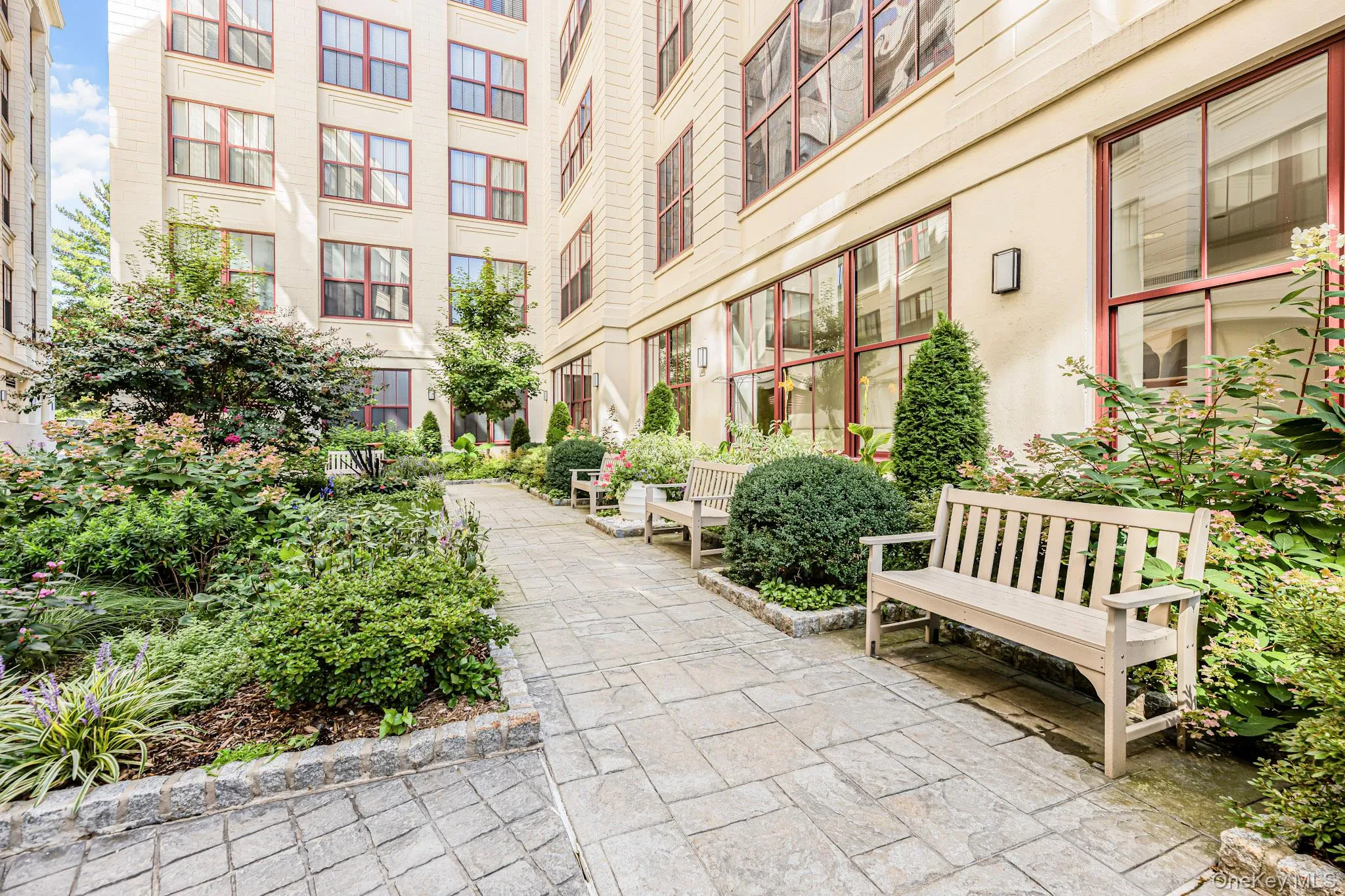 Relaxing Garden Area. Relaxing Garden Area.