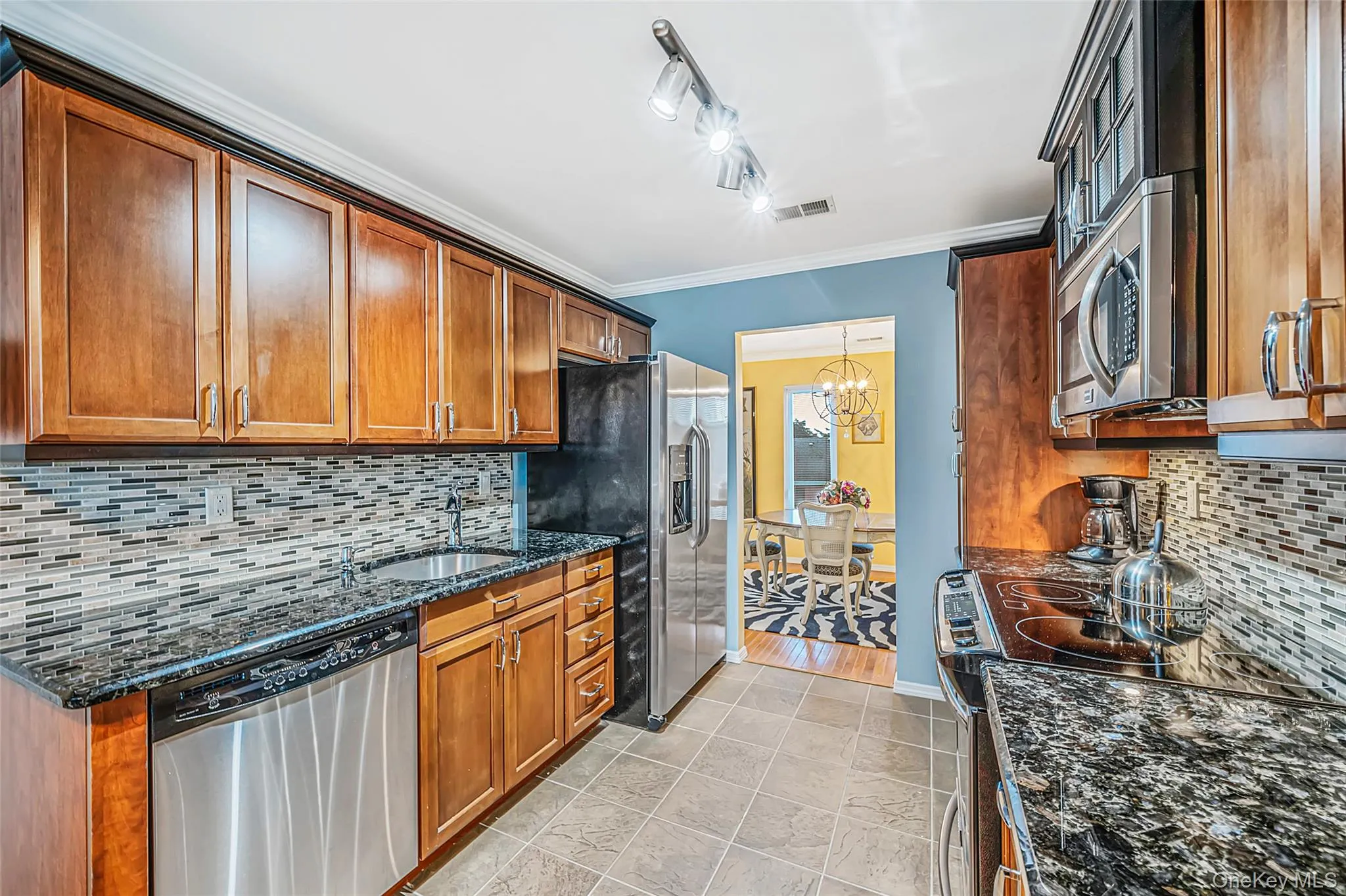 Tile Floor, Stainless Steel Frigidaire Gallery Appliances Tile Floor, Stainless Steel Frigidaire Gallery Appliances