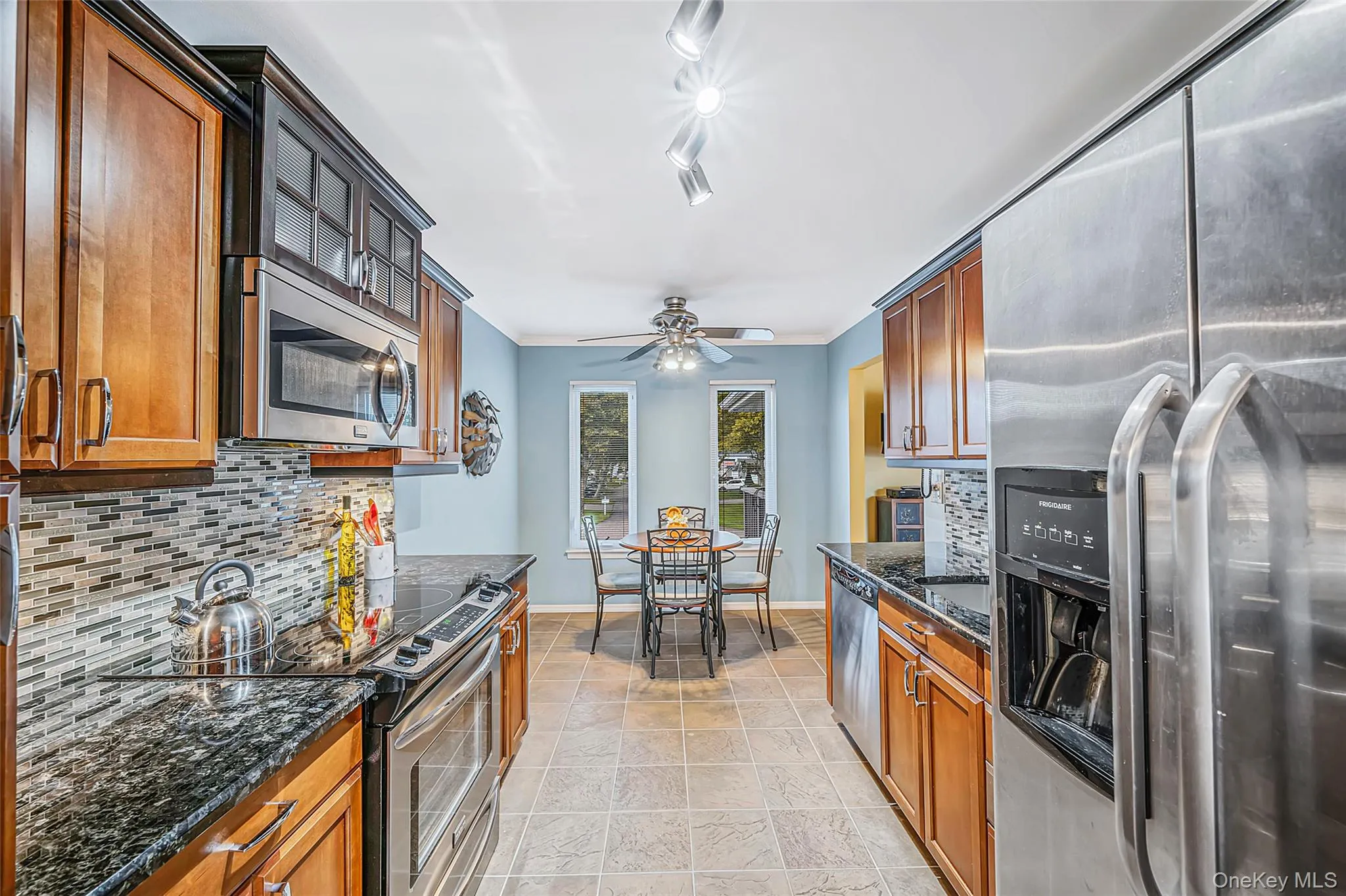 Eat in Kitchen Eat in Kitchen
