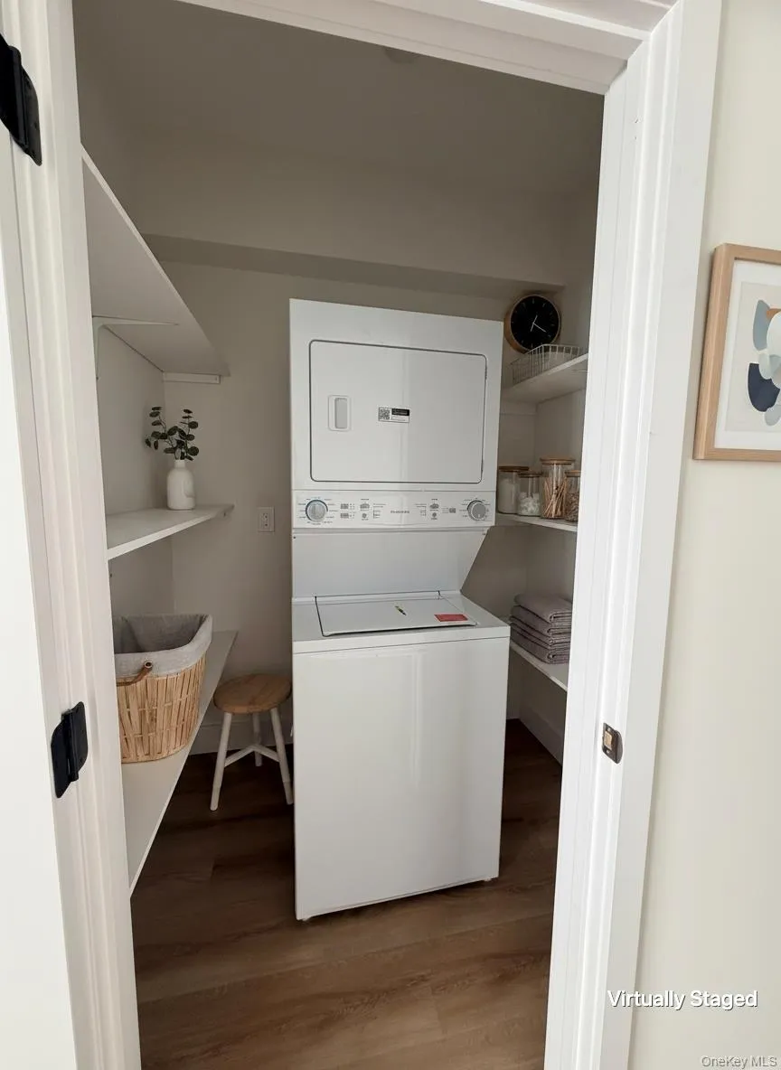1220 Doges Prom, Babylon, NY, 1 Bedroom Bedrooms, 3 Rooms Rooms,1 BathroomBathrooms,Residential Lease,For Rent,Doges Prom,0,1047754 1220 Doges Prom, Babylon, NY, 1 Bedroom Bedrooms, 3 Rooms Rooms,1 BathroomBathrooms,Residential Lease,For Rent,Doges Prom,0,1047754