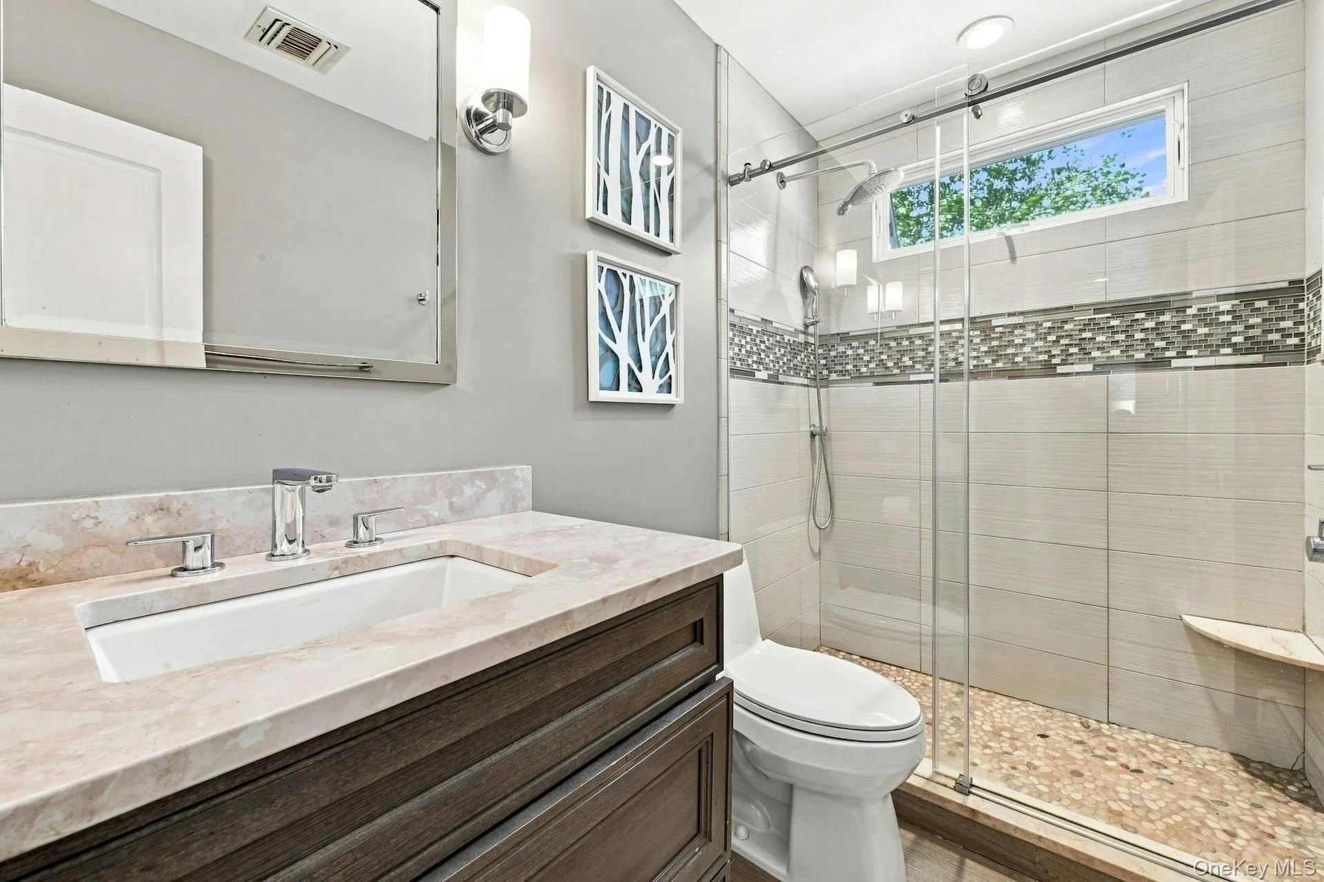 Full Bath Full Bath