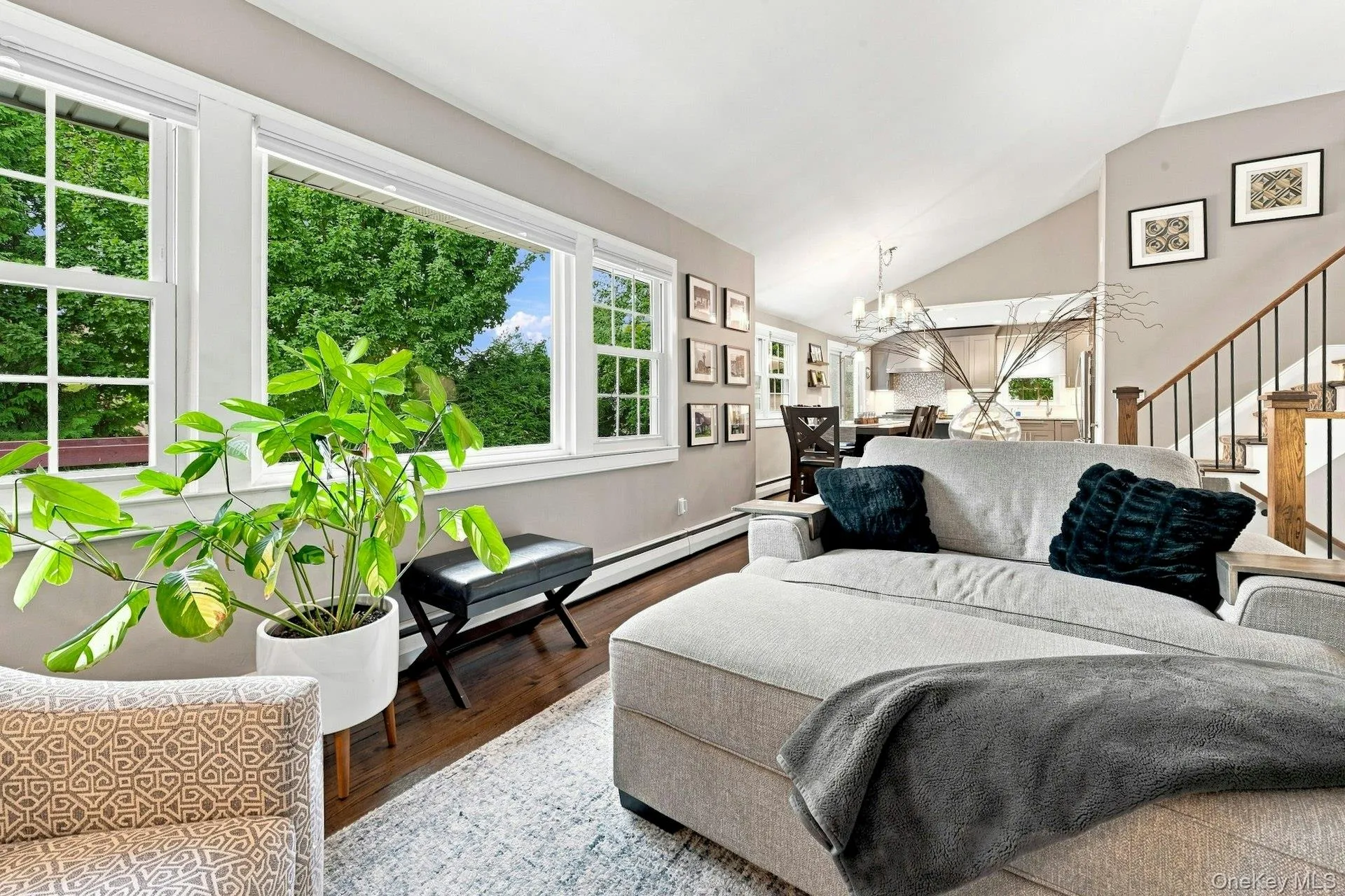 Spacious and Bright Spacious and Bright