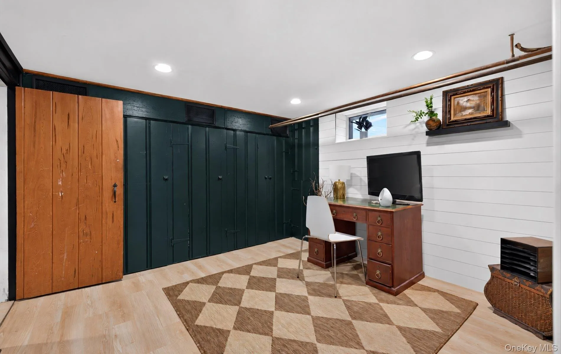 11 White Street, Hempstead, NY, 4 Bedrooms Bedrooms, 8 Rooms Rooms,2 BathroomsBathrooms,Residential,For Rent,White,0,1047761 11 White Street, Hempstead, NY, 4 Bedrooms Bedrooms, 8 Rooms Rooms,2 BathroomsBathrooms,Residential,For Rent,White,0,1047761