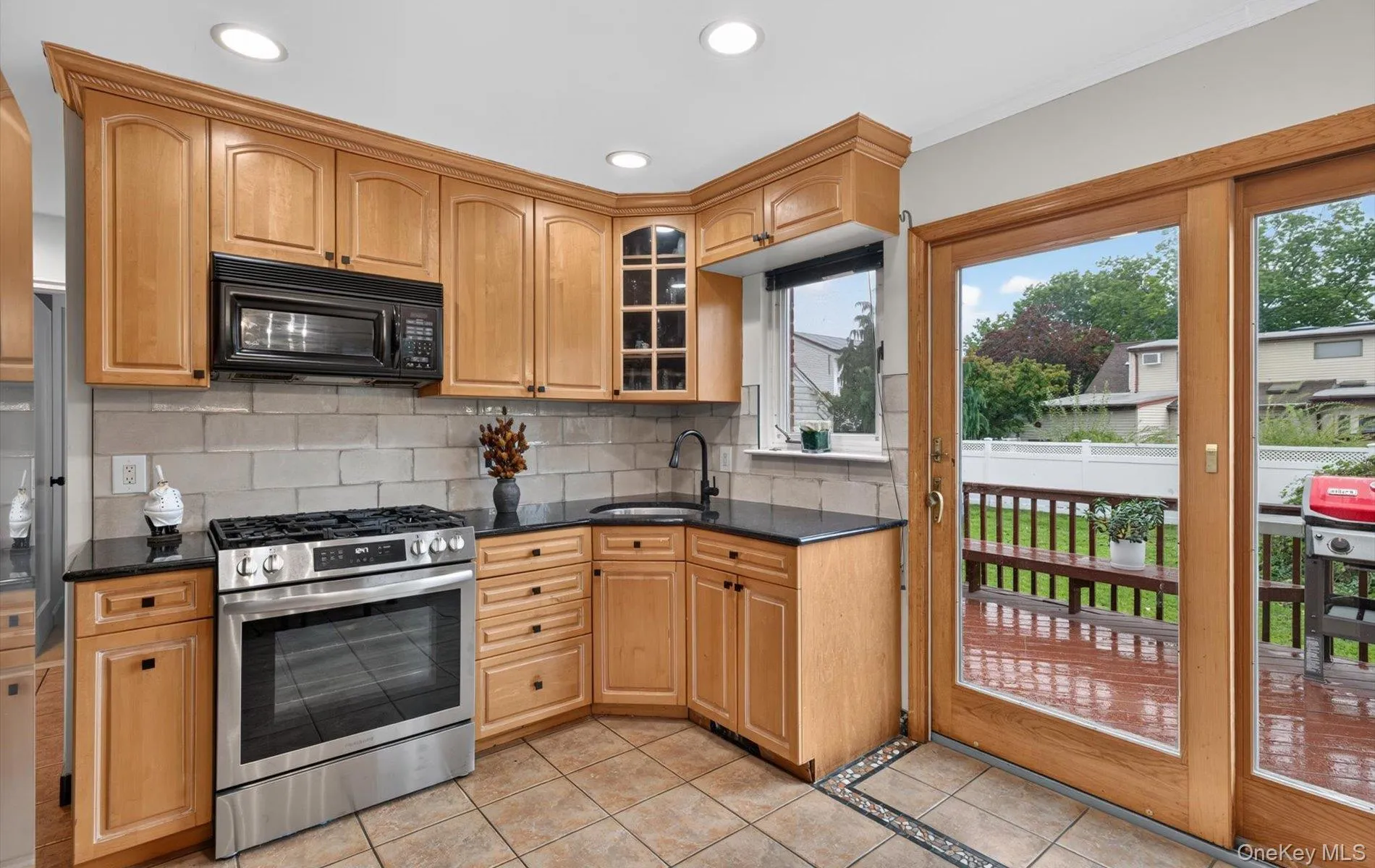 11 White Street, Hempstead, NY, 4 Bedrooms Bedrooms, 8 Rooms Rooms,2 BathroomsBathrooms,Residential,For Rent,White,0,1047761 11 White Street, Hempstead, NY, 4 Bedrooms Bedrooms, 8 Rooms Rooms,2 BathroomsBathrooms,Residential,For Rent,White,0,1047761