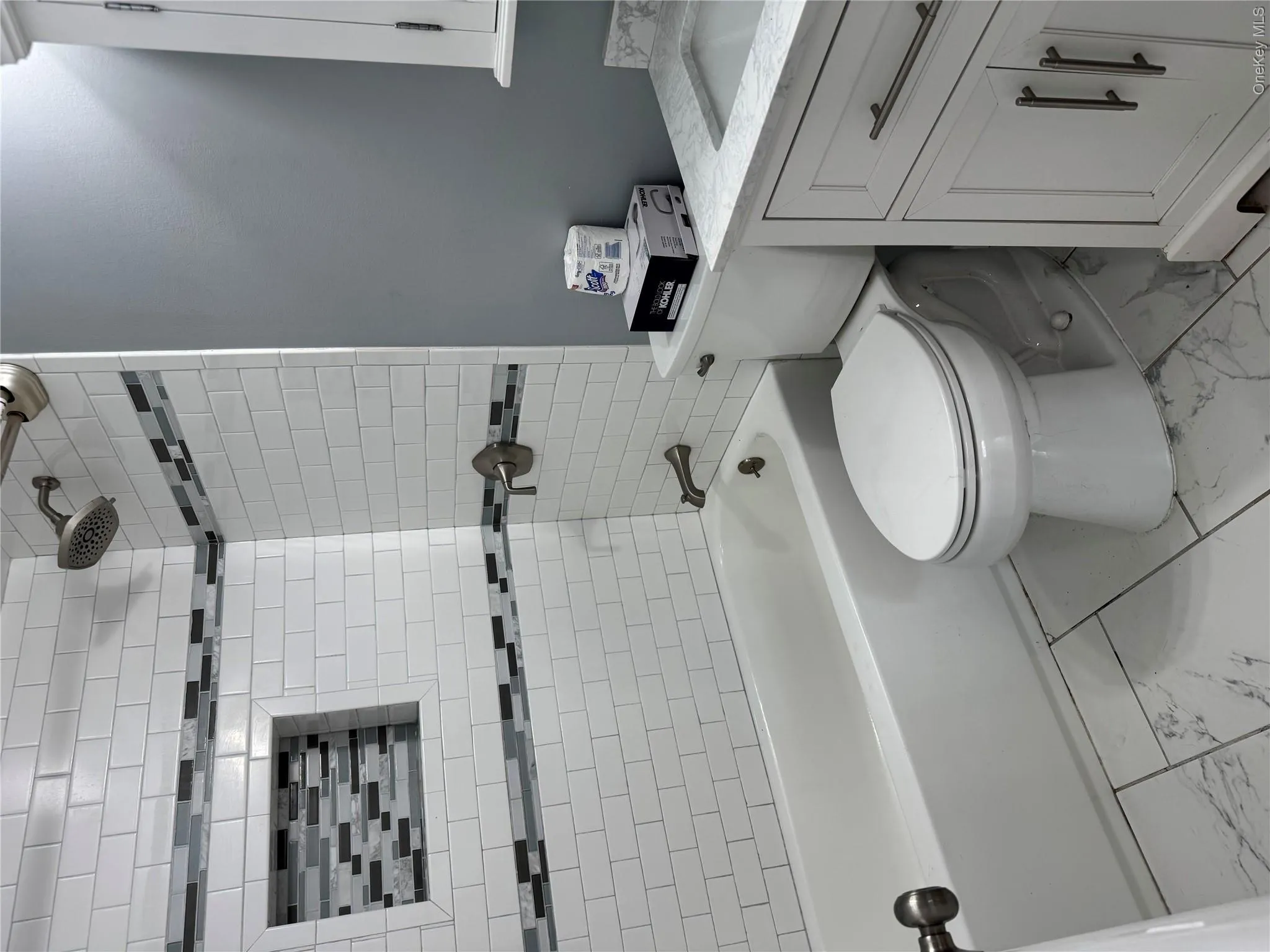 18 Redwood Court, Brookhaven, NY, 1 Bedroom Bedrooms, 4 Rooms Rooms,1 BathroomBathrooms,Residential,For Rent,Redwood,0,1047762 18 Redwood Court, Brookhaven, NY, 1 Bedroom Bedrooms, 4 Rooms Rooms,1 BathroomBathrooms,Residential,For Rent,Redwood,0,1047762