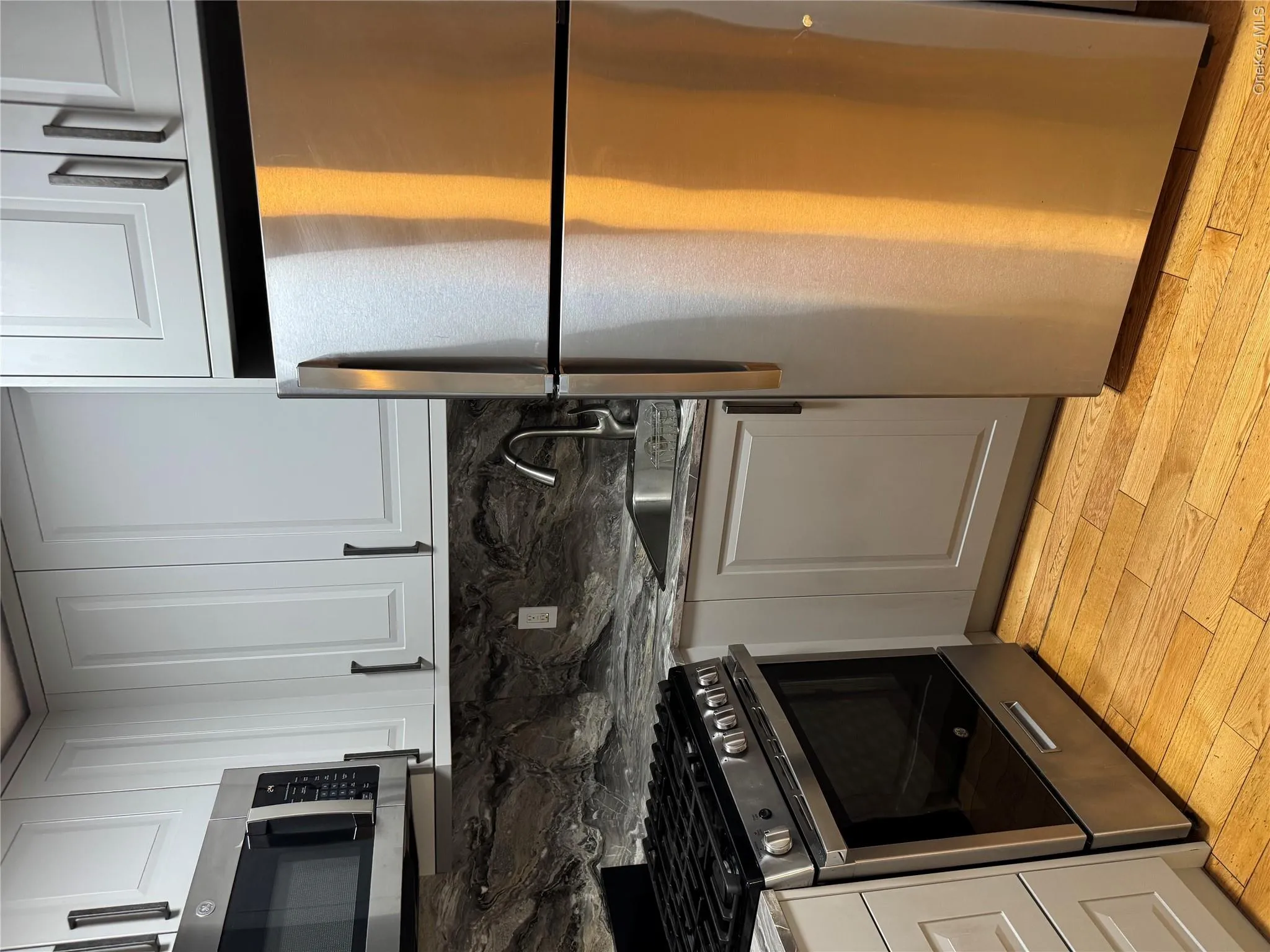 18 Redwood Court, Brookhaven, NY, 1 Bedroom Bedrooms, 4 Rooms Rooms,1 BathroomBathrooms,Residential,For Rent,Redwood,0,1047762 18 Redwood Court, Brookhaven, NY, 1 Bedroom Bedrooms, 4 Rooms Rooms,1 BathroomBathrooms,Residential,For Rent,Redwood,0,1047762