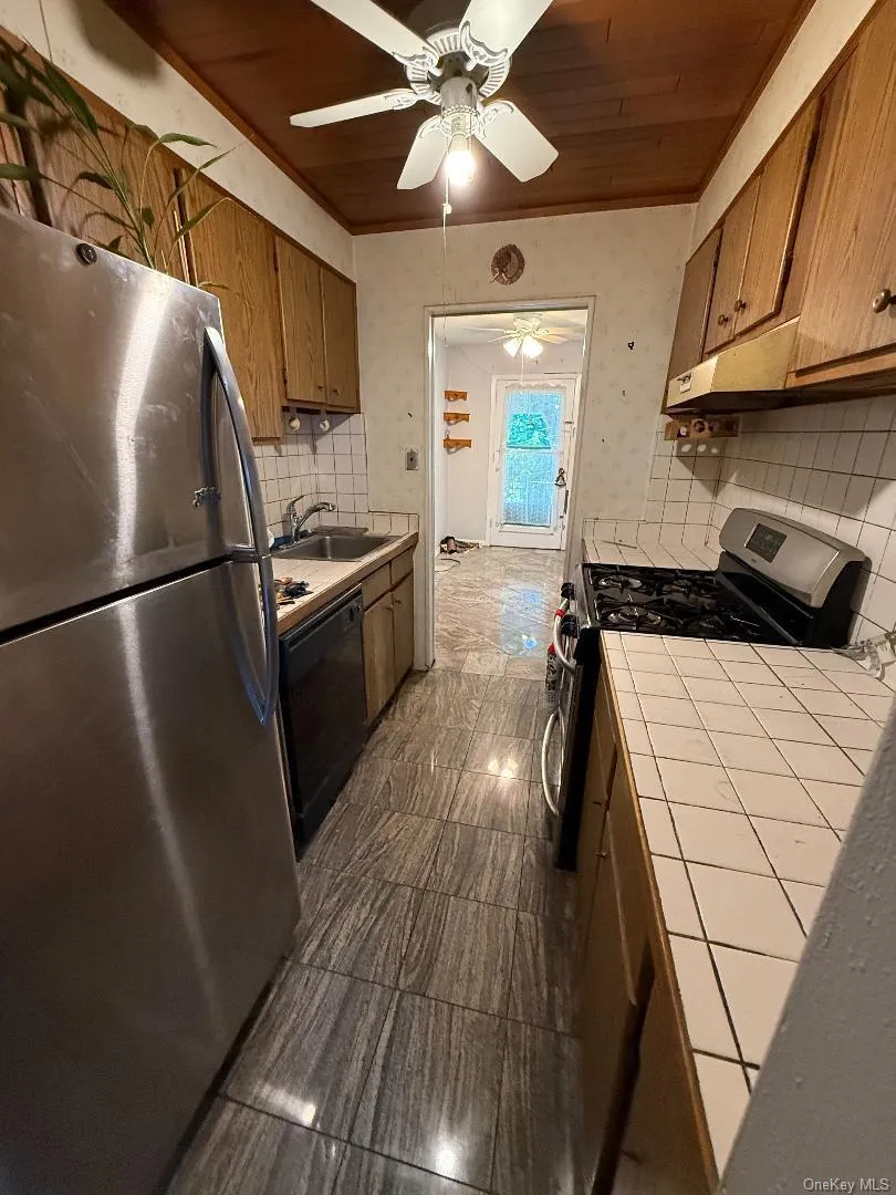 Galley Kitchen Galley Kitchen
