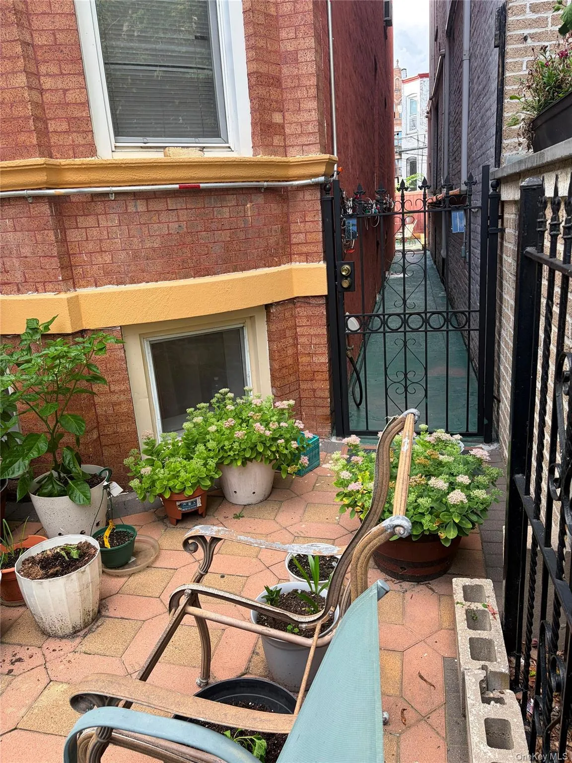 27 Stephens Court, New York, NY, 3 Bedroom Bedrooms, 7 Room Rooms,1 BathroomBathrooms,Residential Lease,For Rent,Stephens,0,1047779 27 Stephens Court, New York, NY, 3 Bedroom Bedrooms, 7 Room Rooms,1 BathroomBathrooms,Residential Lease,For Rent,Stephens,0,1047779