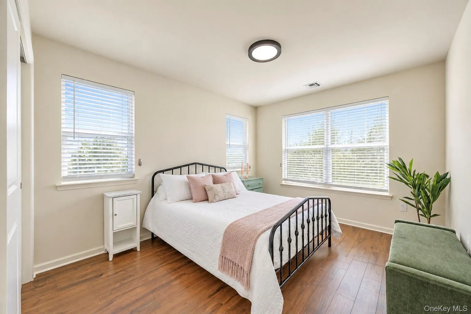 106 Weatherby Lane, Islip, NY, 2 Bedrooms Bedrooms, 6 Rooms Rooms,2 BathroomsBathrooms,Residential,For Rent,Weatherby,0,1047786 106 Weatherby Lane, Islip, NY, 2 Bedrooms Bedrooms, 6 Rooms Rooms,2 BathroomsBathrooms,Residential,For Rent,Weatherby,0,1047786
