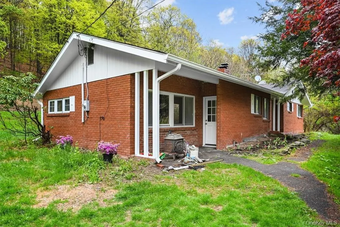 564 Kirbytown Road, Wawayanda, NY, 3 Bedrooms Bedrooms, 6 Rooms Rooms,2 BathroomsBathrooms,Residential Lease,For Rent,Kirbytown,0,1047796 564 Kirbytown Road, Wawayanda, NY, 3 Bedrooms Bedrooms, 6 Rooms Rooms,2 BathroomsBathrooms,Residential Lease,For Rent,Kirbytown,0,1047796