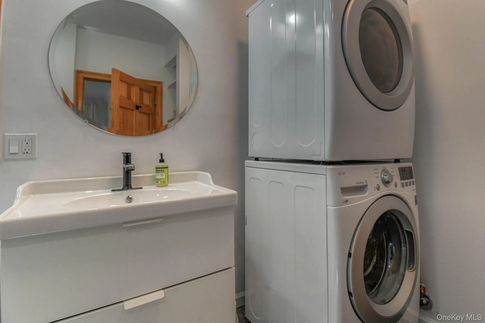 81 Nicoll Street, Newburgh (city), NY, 3 Bedrooms Bedrooms, 12 Rooms Rooms,2 BathroomsBathrooms,Residential Lease,For Rent,Nicoll,0,1047799 81 Nicoll Street, Newburgh (city), NY, 3 Bedrooms Bedrooms, 12 Rooms Rooms,2 BathroomsBathrooms,Residential Lease,For Rent,Nicoll,0,1047799