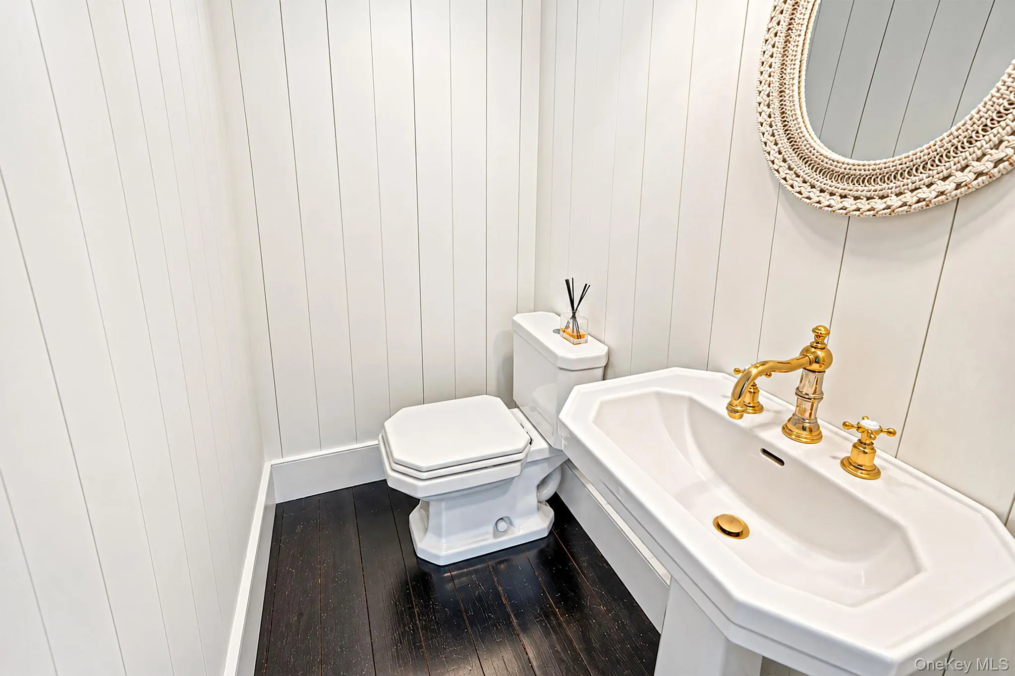 13 Spring Garden Avenue, Shelter Island, NY, 3 Bedrooms Bedrooms, 7 Rooms Rooms,2 BathroomsBathrooms,Residential,For Rent,Spring Garden,0,1047801 13 Spring Garden Avenue, Shelter Island, NY, 3 Bedrooms Bedrooms, 7 Rooms Rooms,2 BathroomsBathrooms,Residential,For Rent,Spring Garden,0,1047801