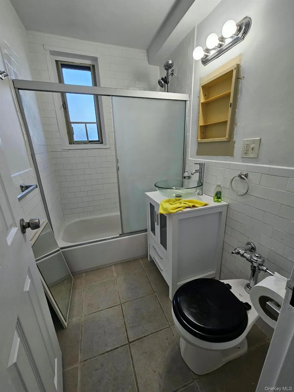 1507 Metropolitan Avenue, New York, NY, 1 Bedroom Bedrooms, 2 Room Rooms,1 BathroomBathrooms,Residential Lease,For Rent,Metropolitan,0,1047807 1507 Metropolitan Avenue, New York, NY, 1 Bedroom Bedrooms, 2 Room Rooms,1 BathroomBathrooms,Residential Lease,For Rent,Metropolitan,0,1047807