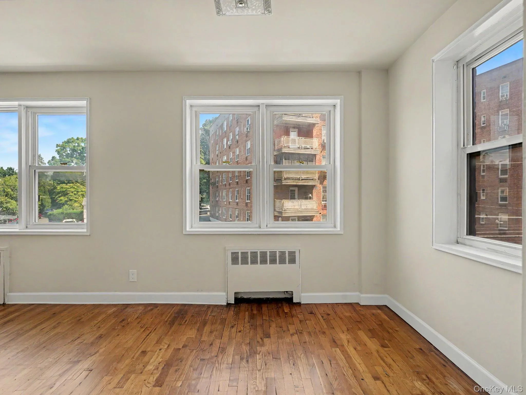Many windows allow for a bright unit. Many windows allow for a bright unit.