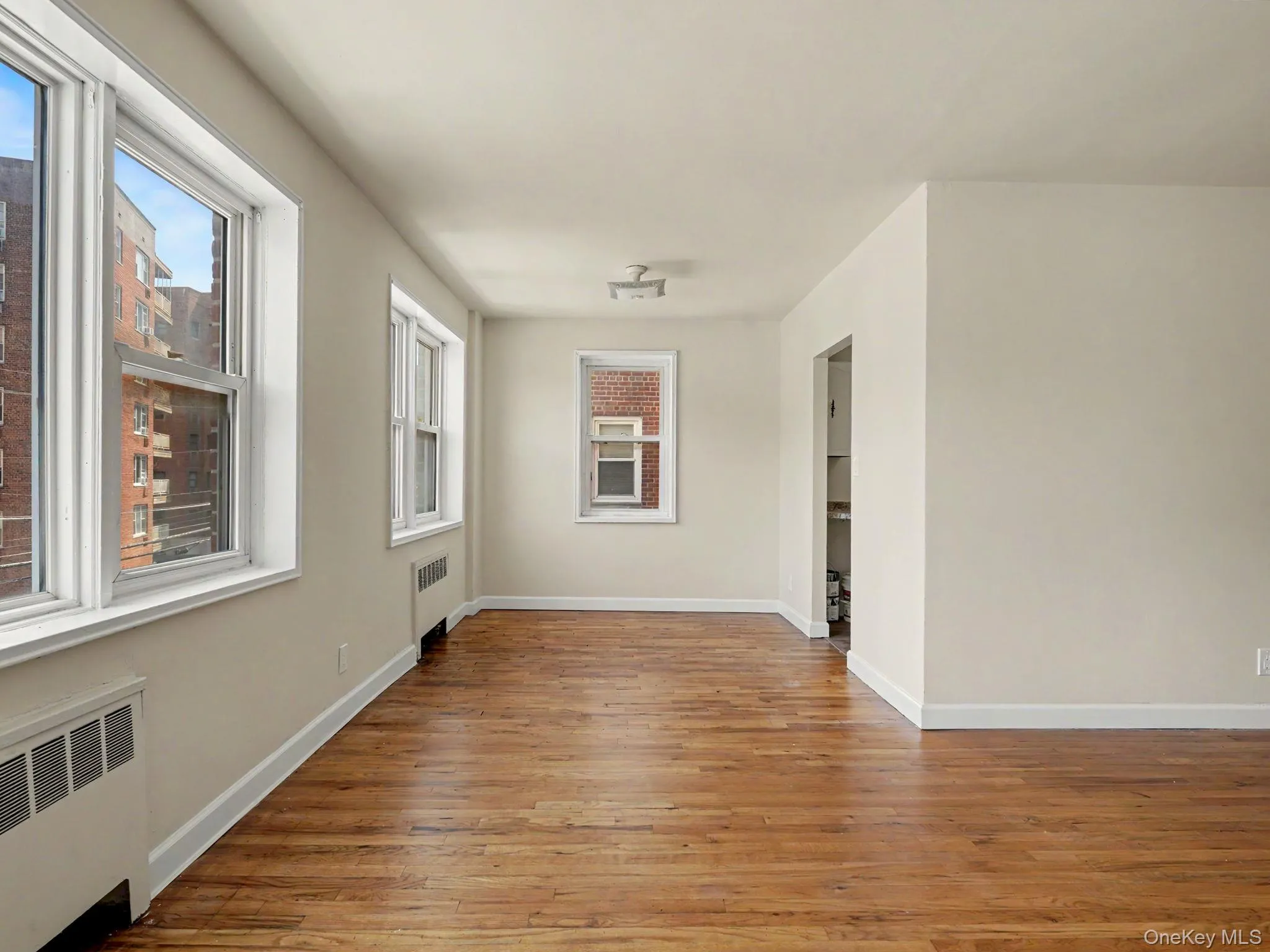 Junior 4/ dining/ den/ office... a wonderful flex space. Junior 4/ dining/ den/ office... a wonderful flex space.
