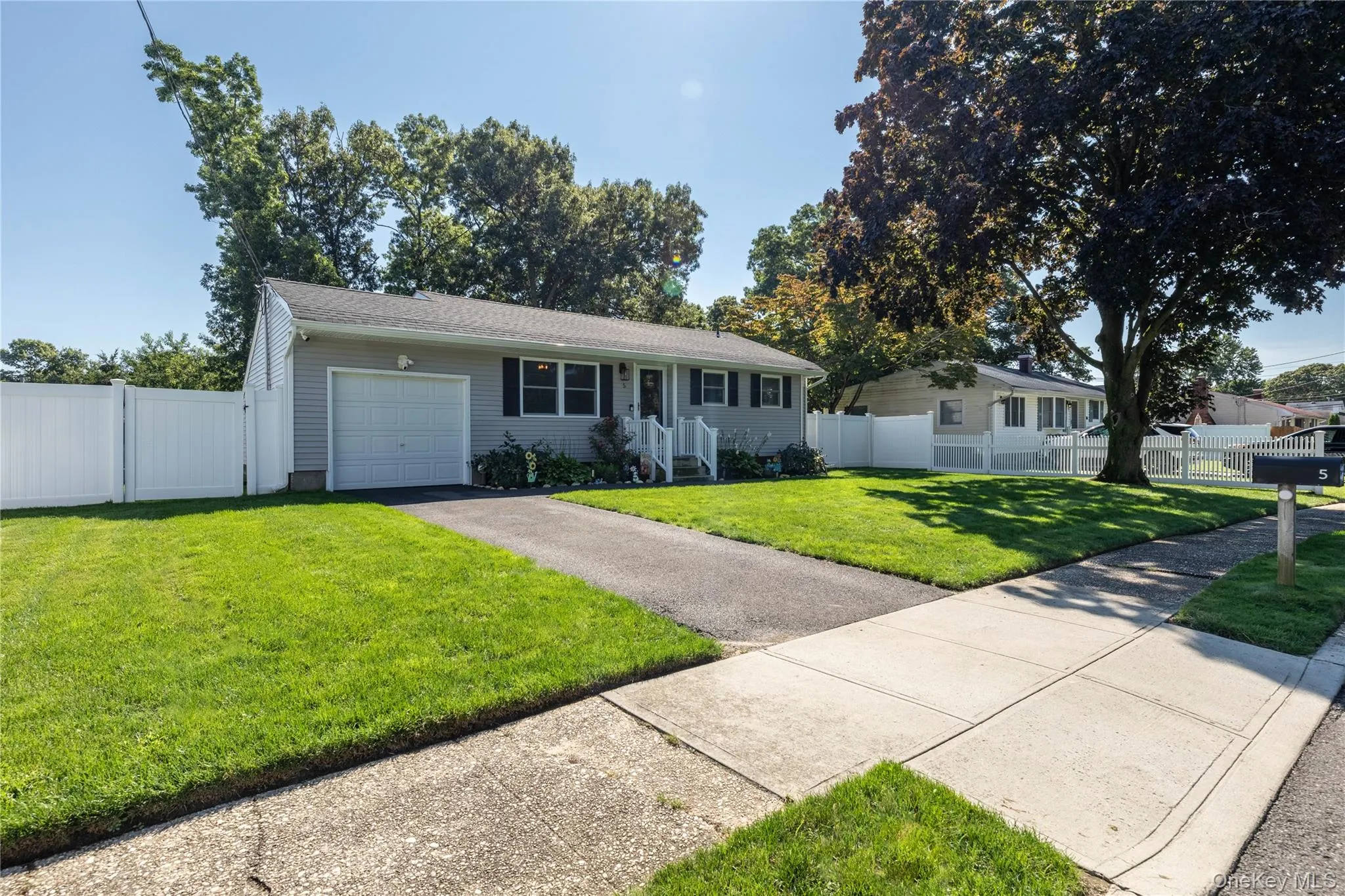 5 Norwalk Lane, Brookhaven, NY, 3 Bedrooms Bedrooms, 6 Rooms Rooms,1 BathroomBathrooms,Residential,For Rent,Norwalk,0,1047811 5 Norwalk Lane, Brookhaven, NY, 3 Bedrooms Bedrooms, 6 Rooms Rooms,1 BathroomBathrooms,Residential,For Rent,Norwalk,0,1047811