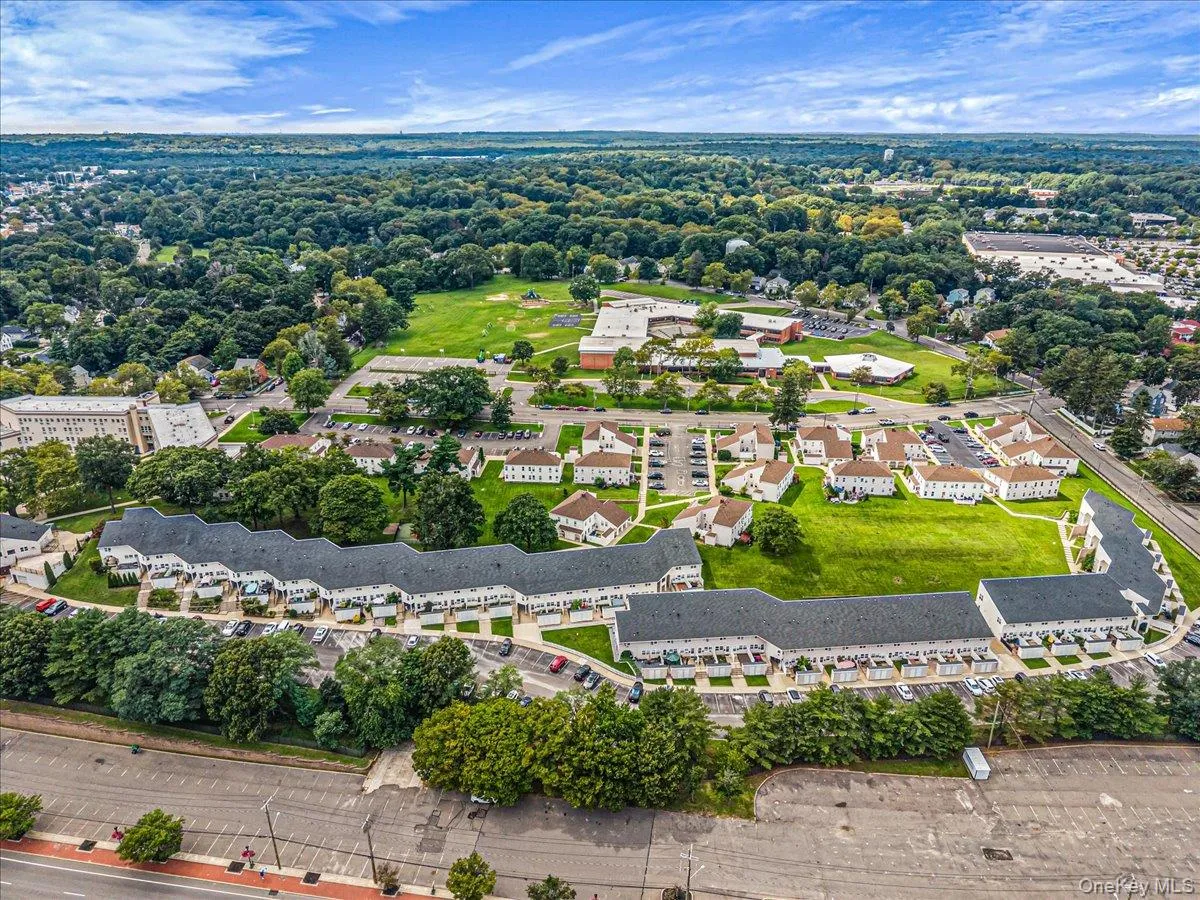 80 Townhouse Road, Huntington, NY, 2 Bedrooms Bedrooms, 5 Rooms Rooms,1 BathroomBathrooms,Residential,For Rent,Townhouse,0,1047821 80 Townhouse Road, Huntington, NY, 2 Bedrooms Bedrooms, 5 Rooms Rooms,1 BathroomBathrooms,Residential,For Rent,Townhouse,0,1047821