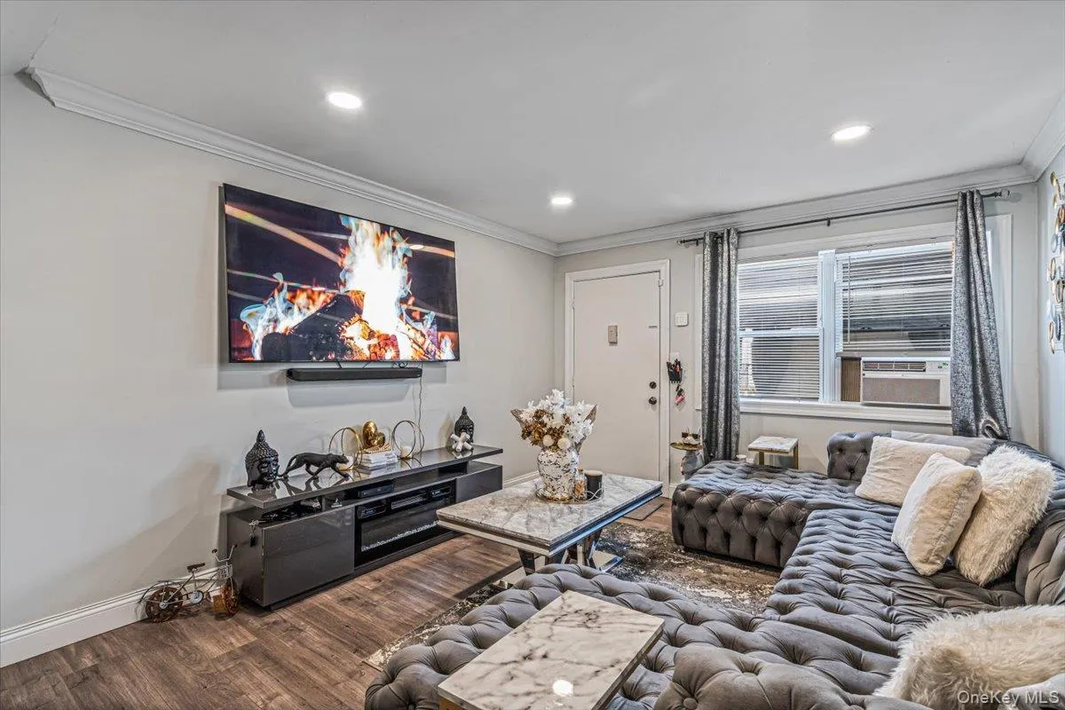 80 Townhouse Road, Huntington, NY, 2 Bedrooms Bedrooms, 5 Rooms Rooms,1 BathroomBathrooms,Residential,For Rent,Townhouse,0,1047821 80 Townhouse Road, Huntington, NY, 2 Bedrooms Bedrooms, 5 Rooms Rooms,1 BathroomBathrooms,Residential,For Rent,Townhouse,0,1047821