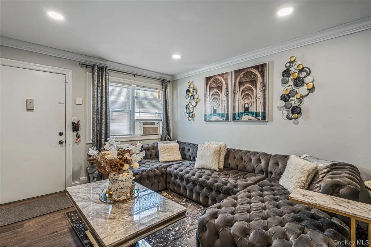 80 Townhouse Road, Huntington, NY, 2 Bedrooms Bedrooms, 5 Rooms Rooms,1 BathroomBathrooms,Residential,For Rent,Townhouse,0,1047821 80 Townhouse Road, Huntington, NY, 2 Bedrooms Bedrooms, 5 Rooms Rooms,1 BathroomBathrooms,Residential,For Rent,Townhouse,0,1047821