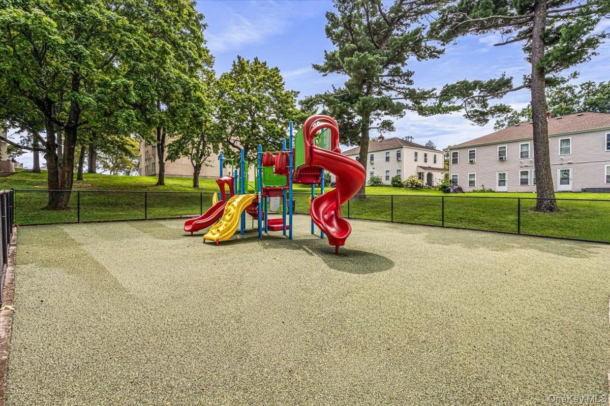 80 Townhouse Road, Huntington, NY, 2 Bedrooms Bedrooms, 5 Rooms Rooms,1 BathroomBathrooms,Residential,For Rent,Townhouse,0,1047821 80 Townhouse Road, Huntington, NY, 2 Bedrooms Bedrooms, 5 Rooms Rooms,1 BathroomBathrooms,Residential,For Rent,Townhouse,0,1047821