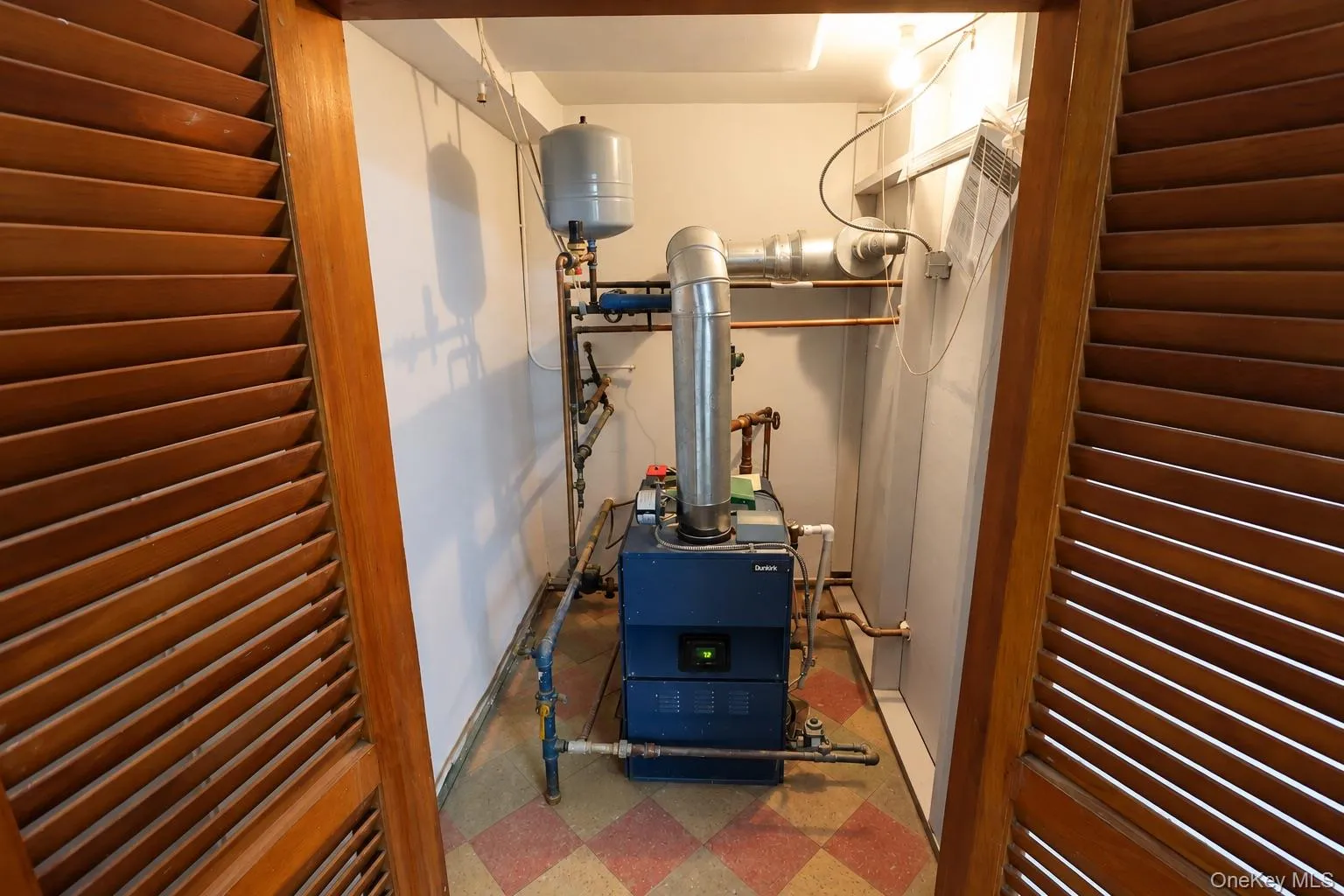 72 Mohawk Road, Yonkers, NY, 2 Bedrooms Bedrooms, 15 Rooms Rooms,1 BathroomBathrooms,Residential,For Rent,Mohawk,0,1047826 72 Mohawk Road, Yonkers, NY, 2 Bedrooms Bedrooms, 15 Rooms Rooms,1 BathroomBathrooms,Residential,For Rent,Mohawk,0,1047826