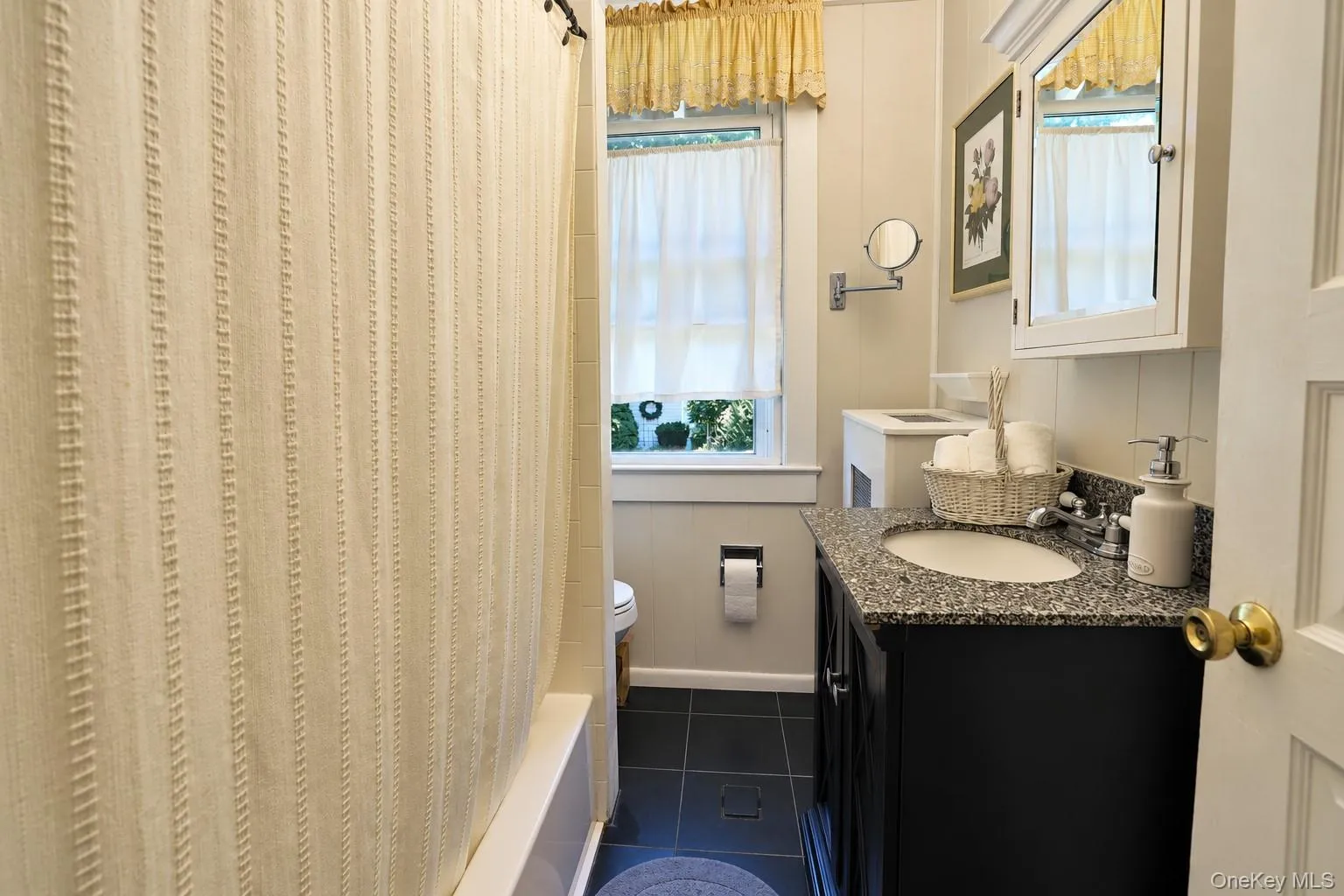 15 Main Street, Brookhaven, NY, 6 Bedrooms Bedrooms, 13 Rooms Rooms,5 BathroomsBathrooms,Residential,For Rent,Main,0,1047828 15 Main Street, Brookhaven, NY, 6 Bedrooms Bedrooms, 13 Rooms Rooms,5 BathroomsBathrooms,Residential,For Rent,Main,0,1047828