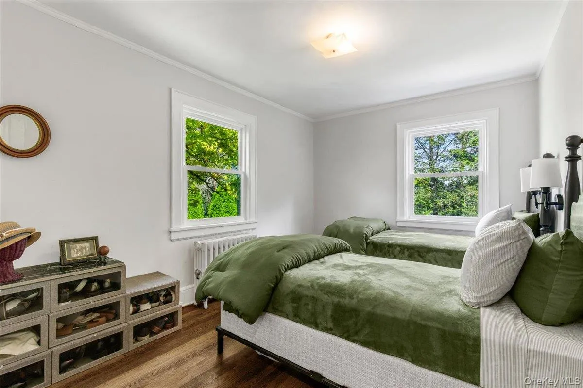 Bright and spacious bedroom Bright and spacious bedroom